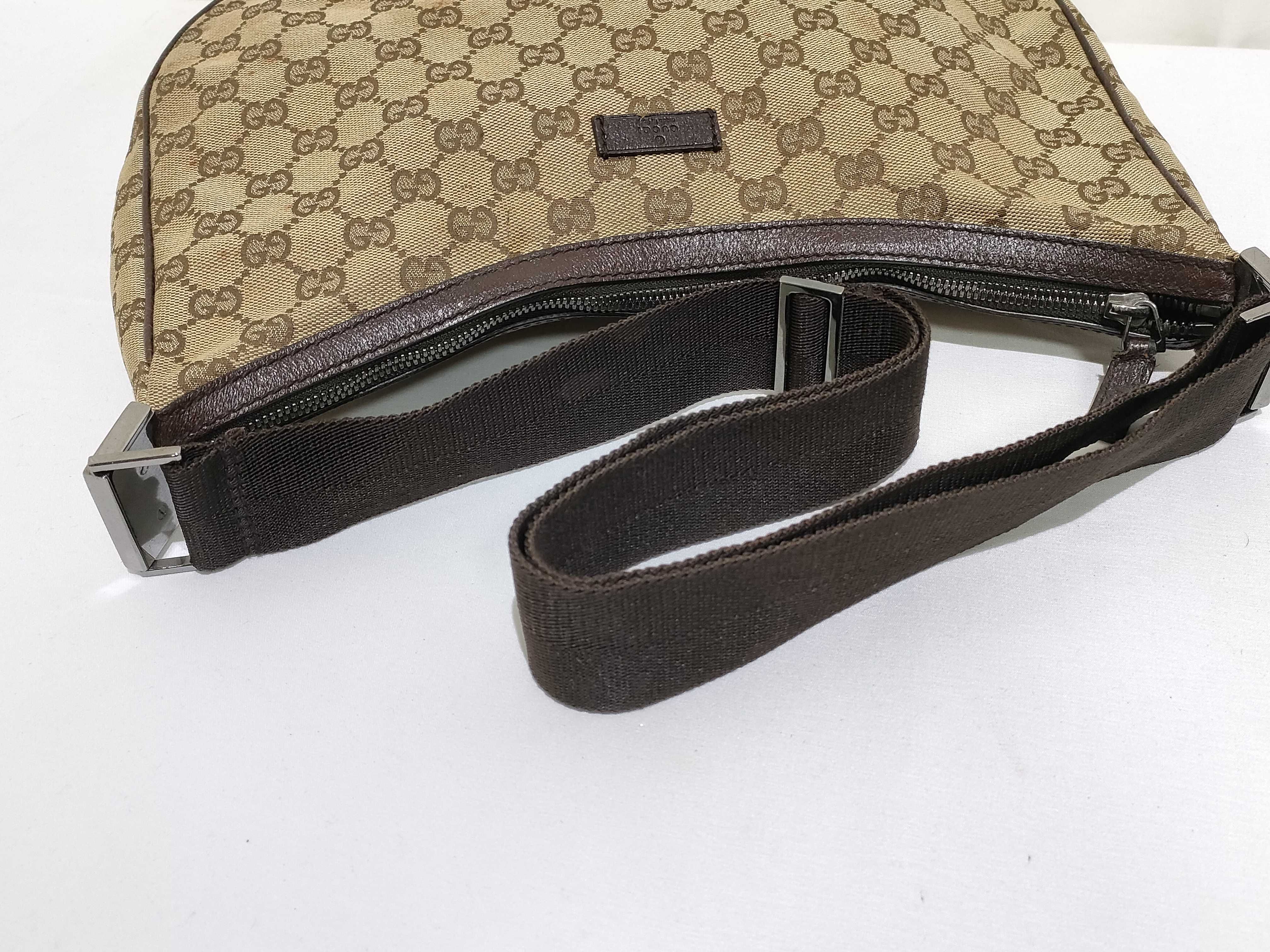 GG Canvas Shoulder Bag — view 3