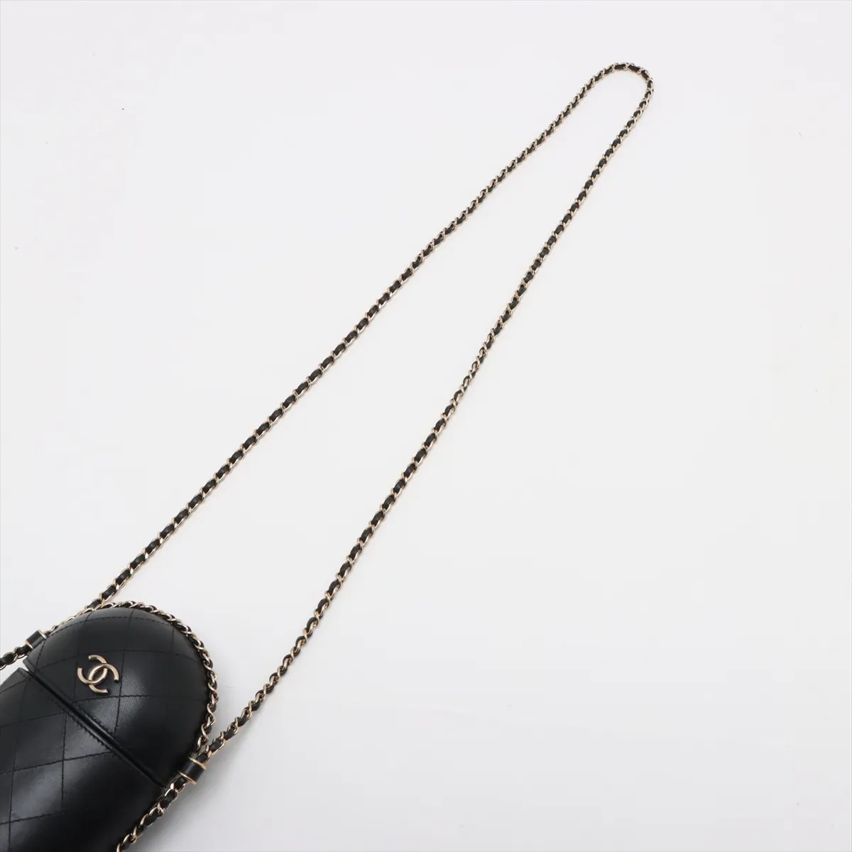 Matelasse leather chain shoulder bag black gold hardware 26021737 26th series — view 5
