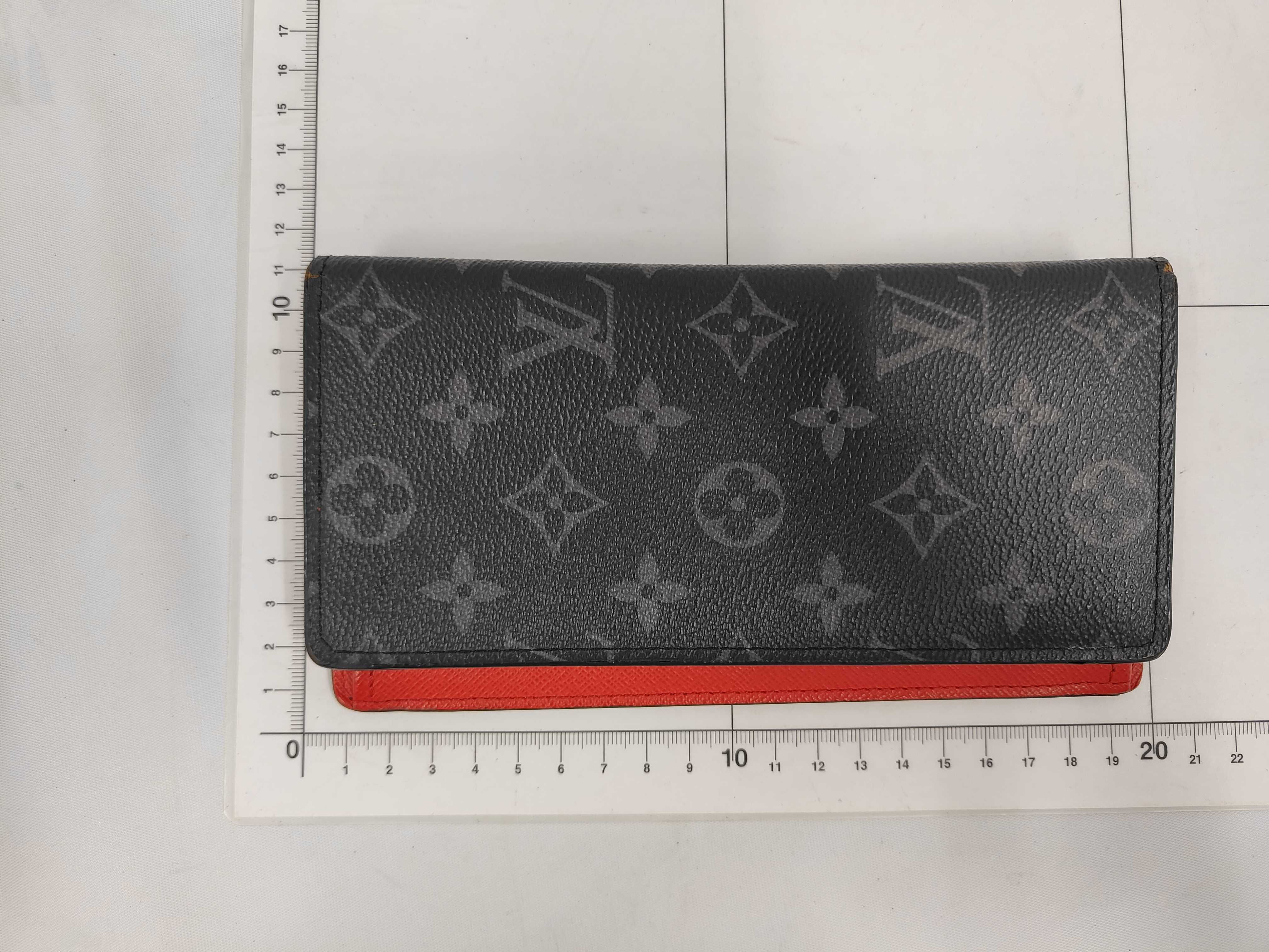 LV Monogram Graffiti Pochette Accessoires AR0051 Wallet — view 2