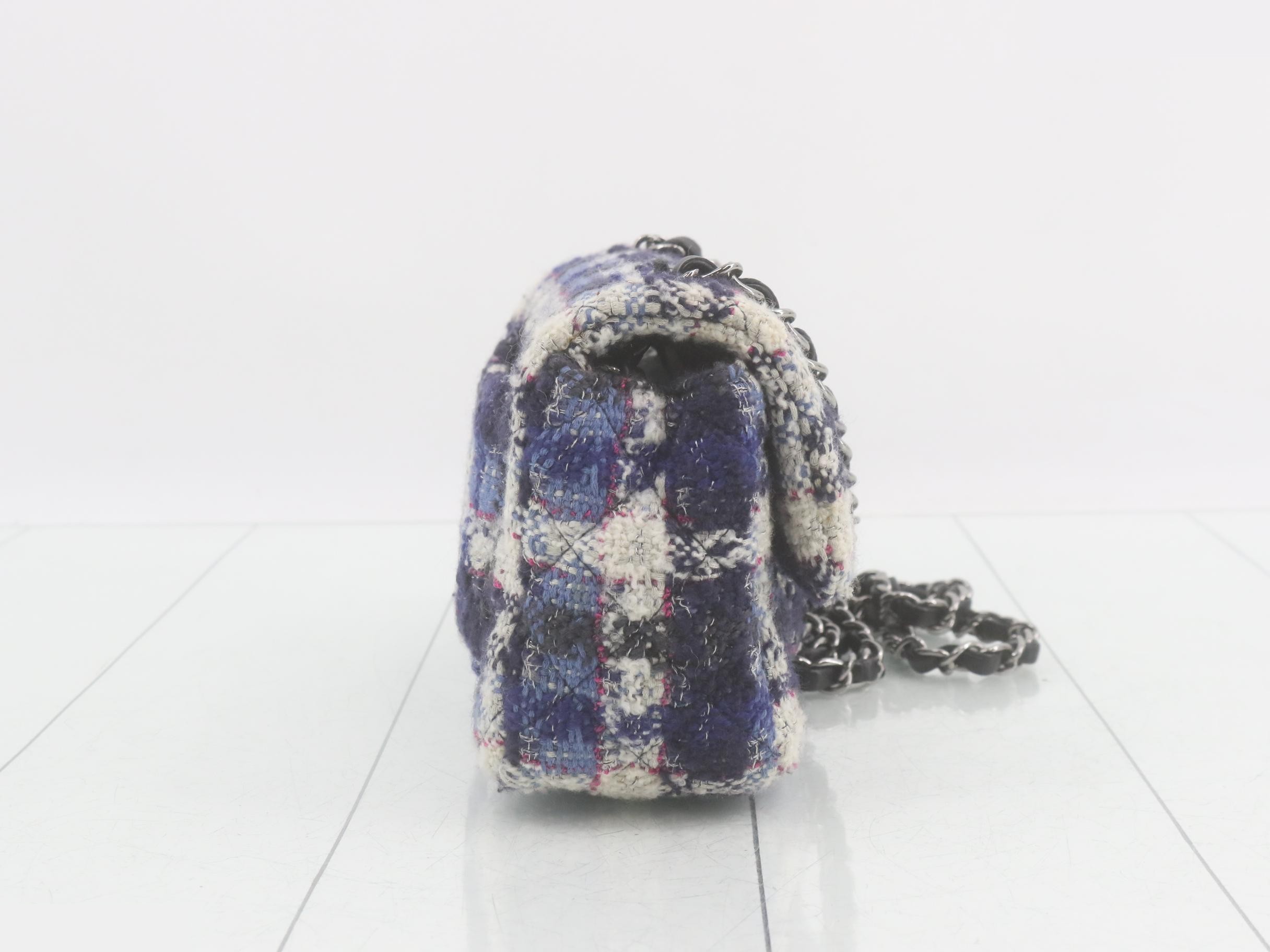 Matelassé Tweed Chain Shoulder Bag — view 4
