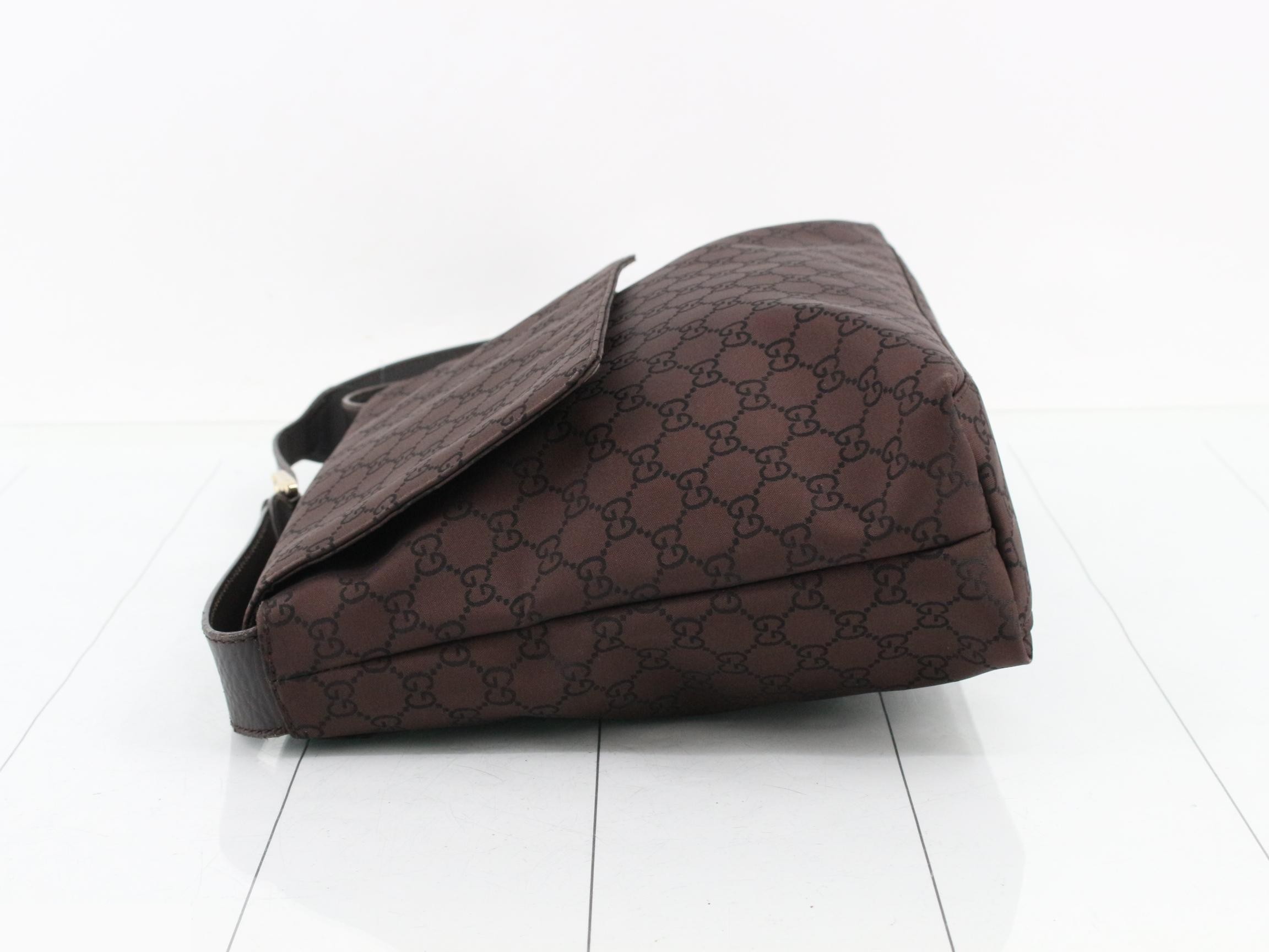 272351 Shoulder Bag Messenger Bag — view 4