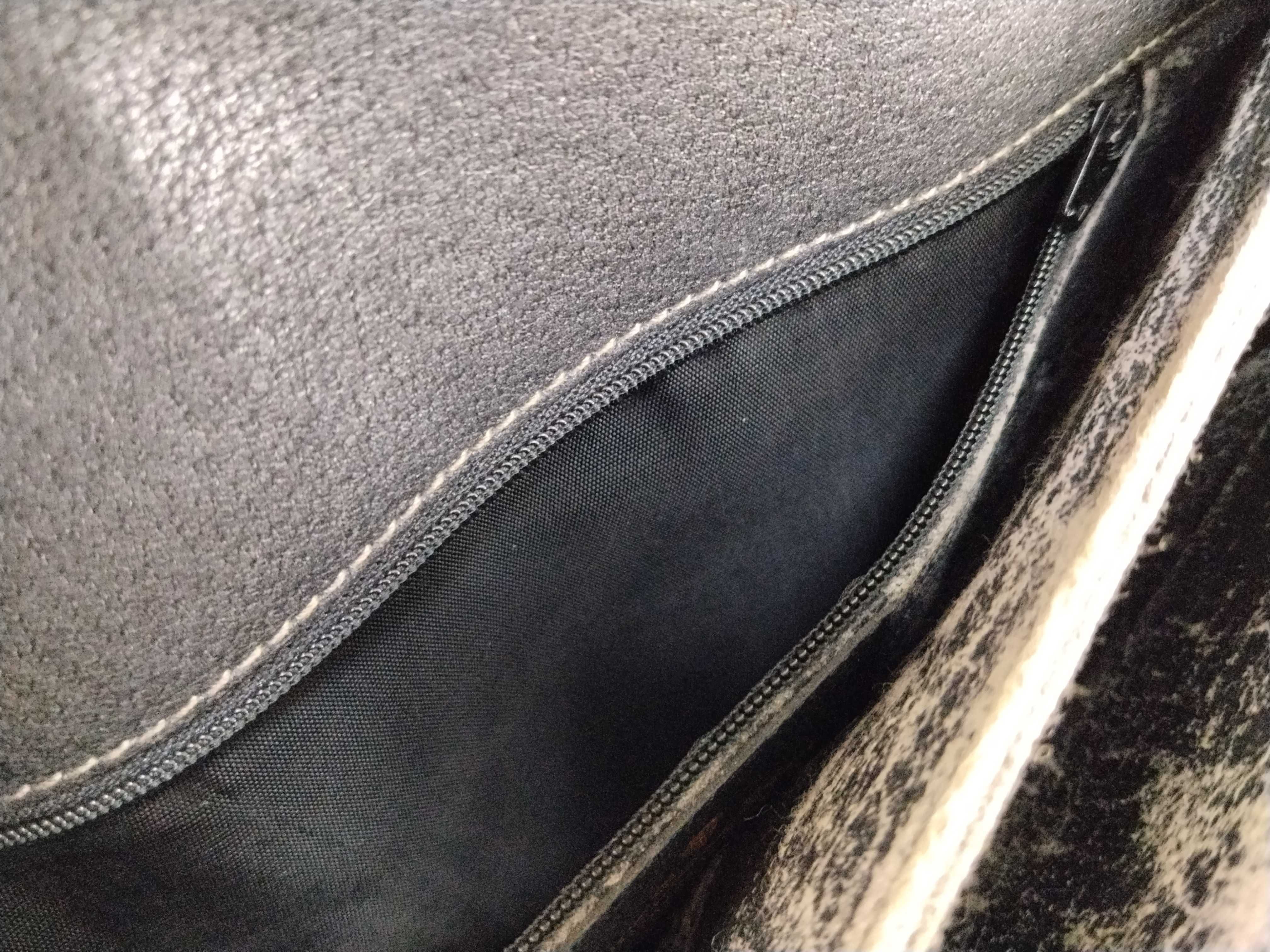 GG Canvas Gucci Handbag — view 11
