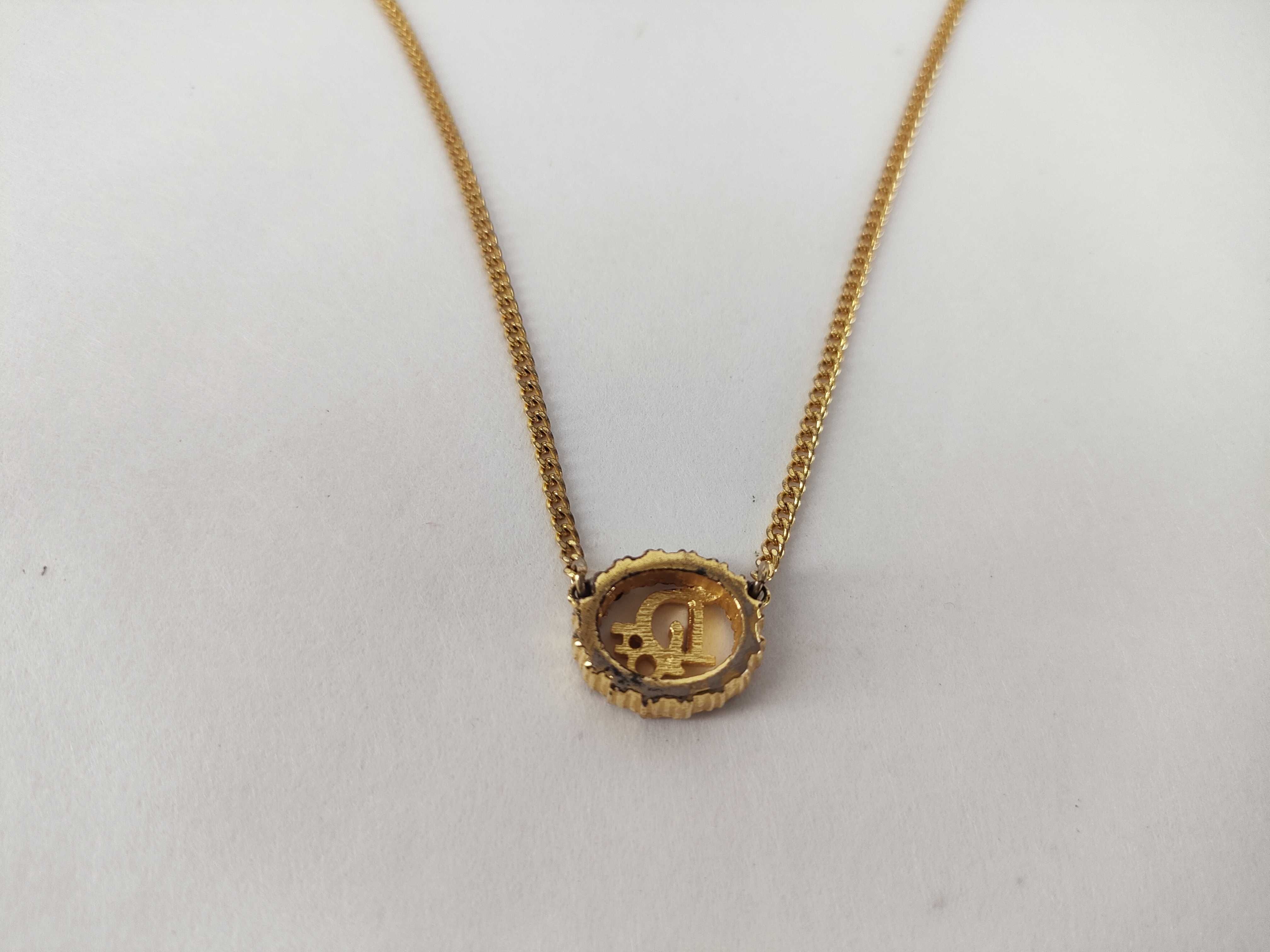 Logo Oval Rhinestone Gold Cuban Link Chain Necklace — view 2