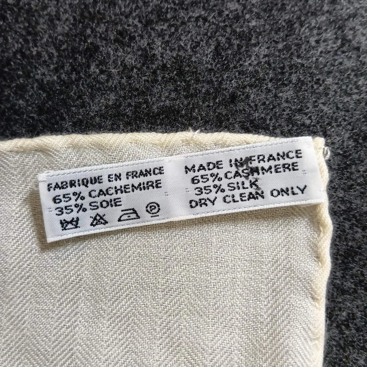 Carre 90 CITROUILLES & COLOQU INTES Pumpkin and Colocint Scarf, Cashmere x Silk, Beige. Shows wear, — view 9