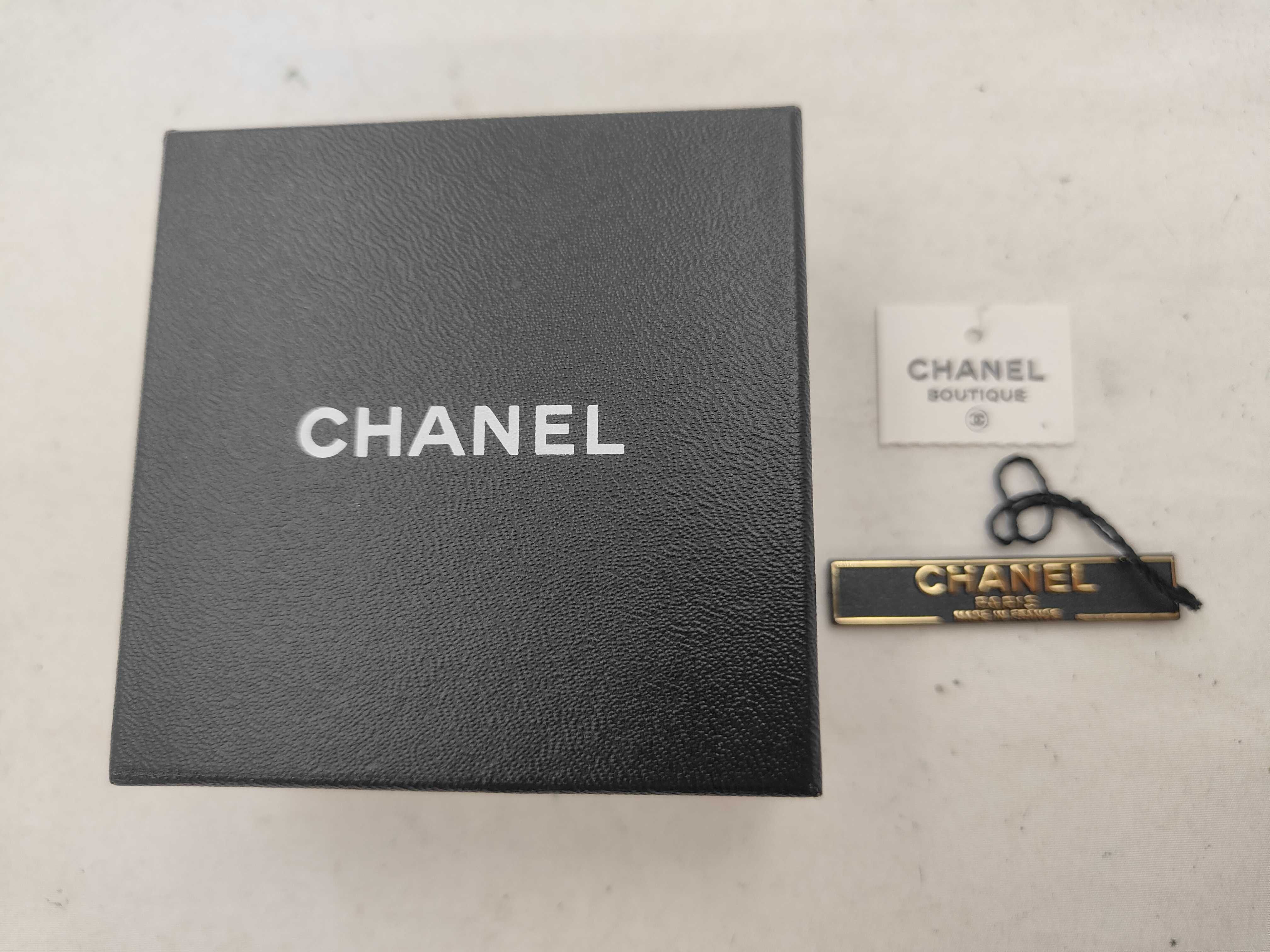 Serial number unknown / Earrings / GP Earrings — view 6