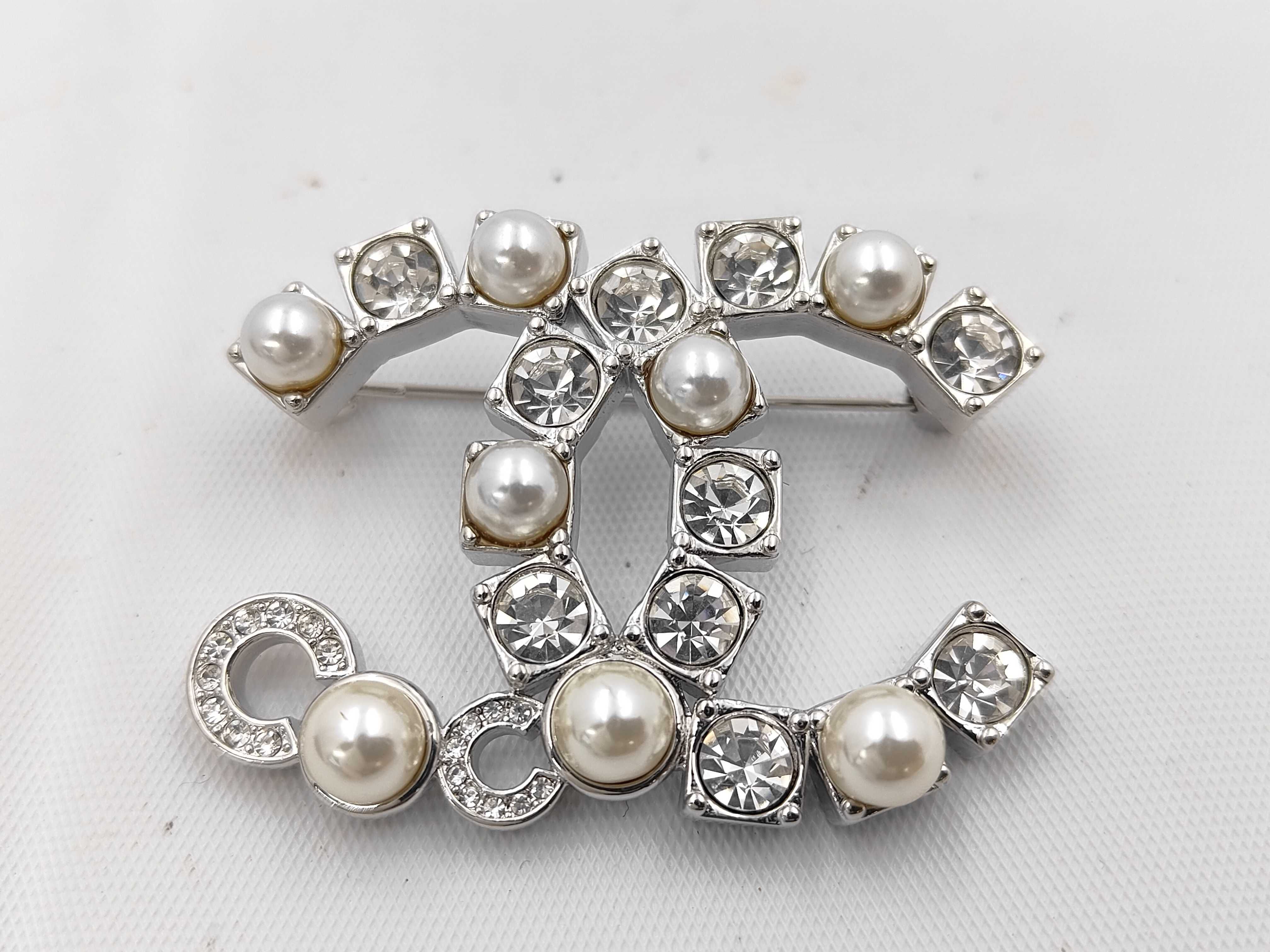 Coco Mark Rhinestone Pearl Brooch 25C Brooch