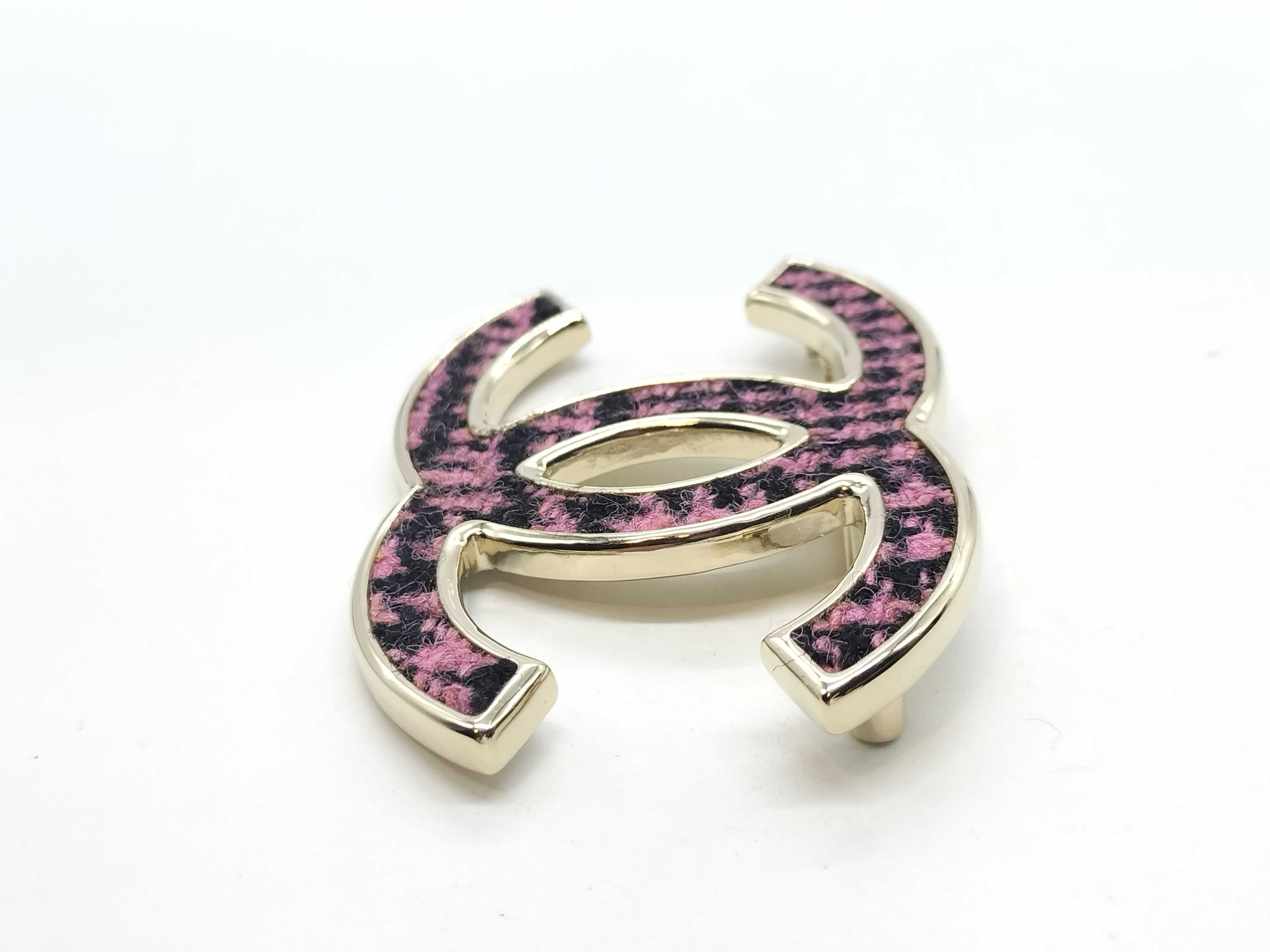 Coco Mark Tweed Brooch B22K Brooch — view 4
