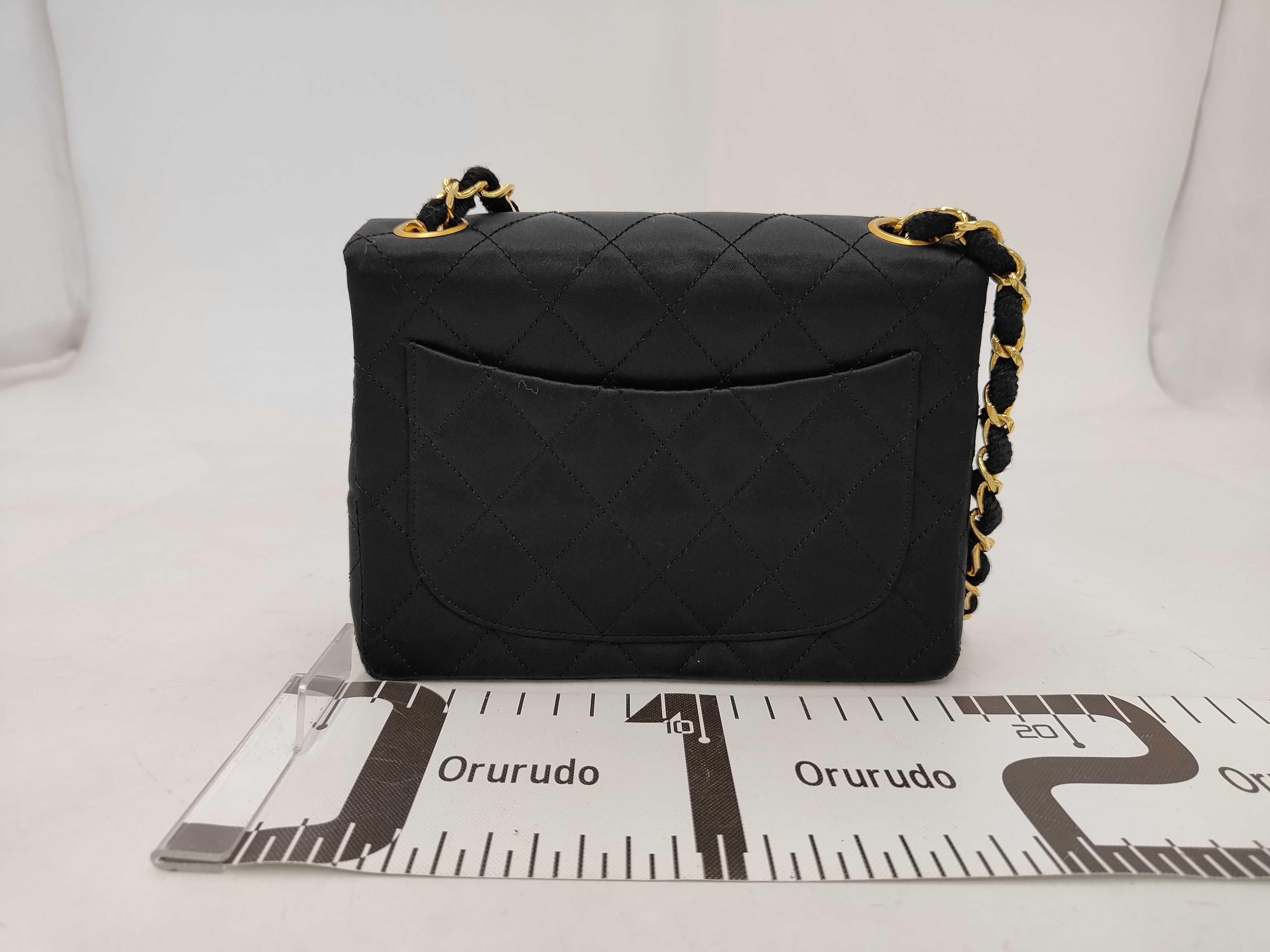 Matelassé 17 Classic Chain Shoulder Bag, Satin, Black, 0971723, with dust bag and seal, 17x12x6cm, shoulder strap approx. 110cm. — view 2