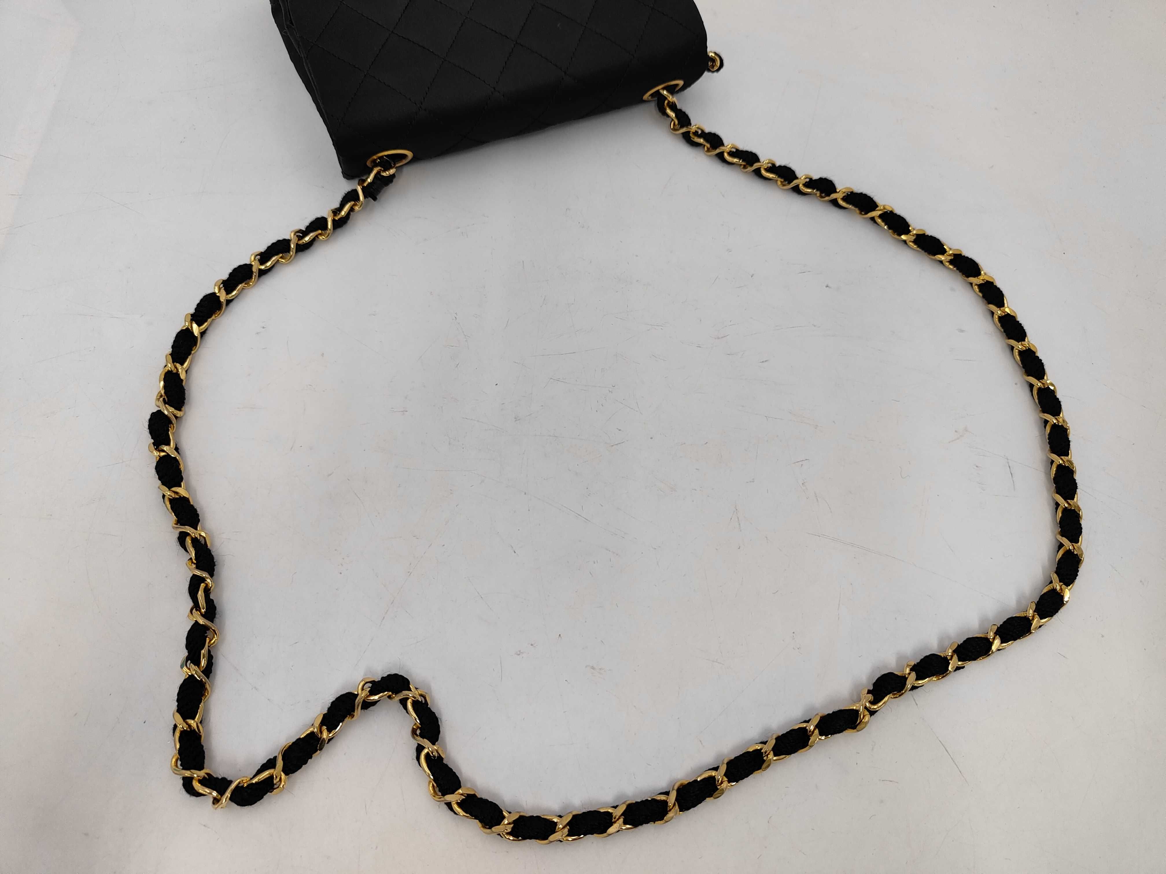 Matelassé 17 Classic Chain Shoulder Bag, Satin, Black, 0971723, with dust bag and seal, 17x12x6cm, shoulder strap approx. 110cm. — view 3
