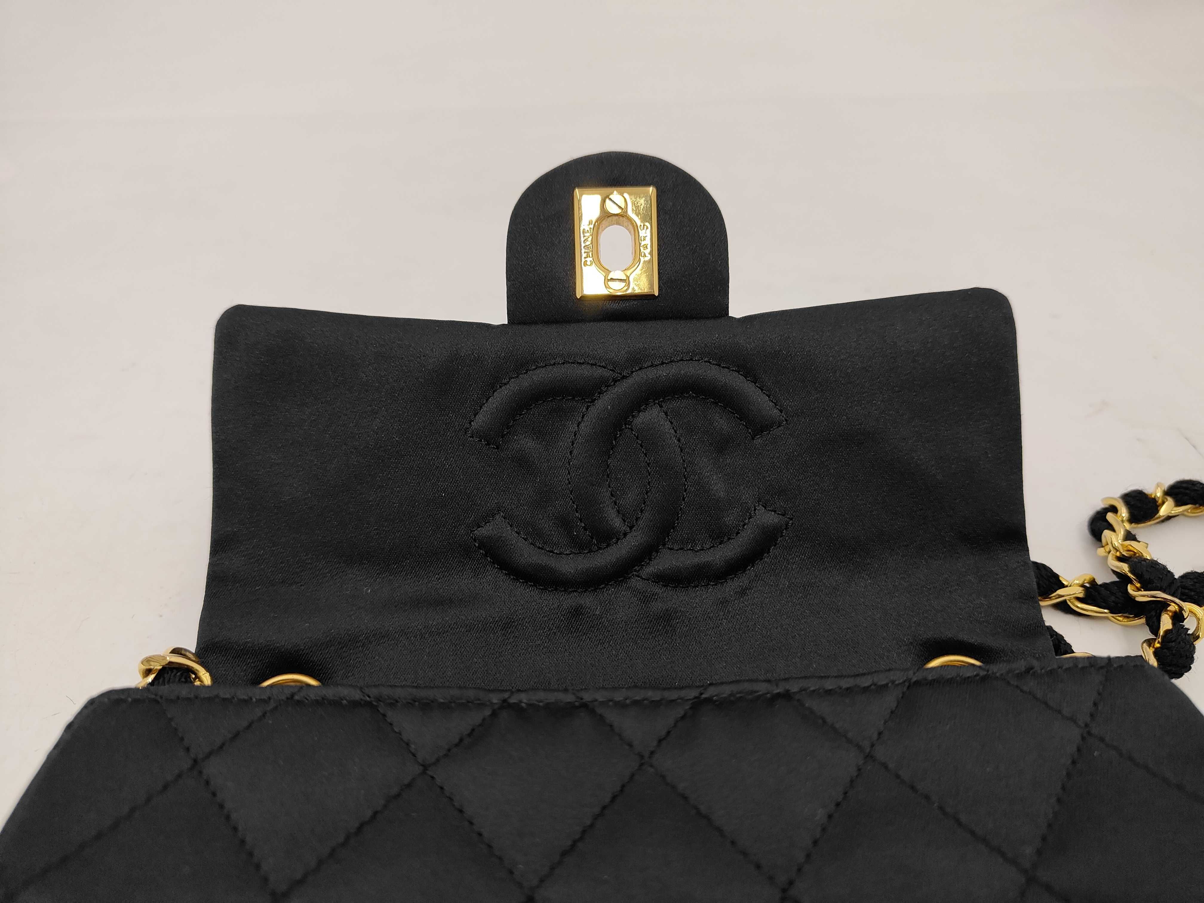 Matelassé 17 Classic Chain Shoulder Bag, Satin, Black, 0971723, with dust bag and seal, 17x12x6cm, shoulder strap approx. 110cm. — view 8