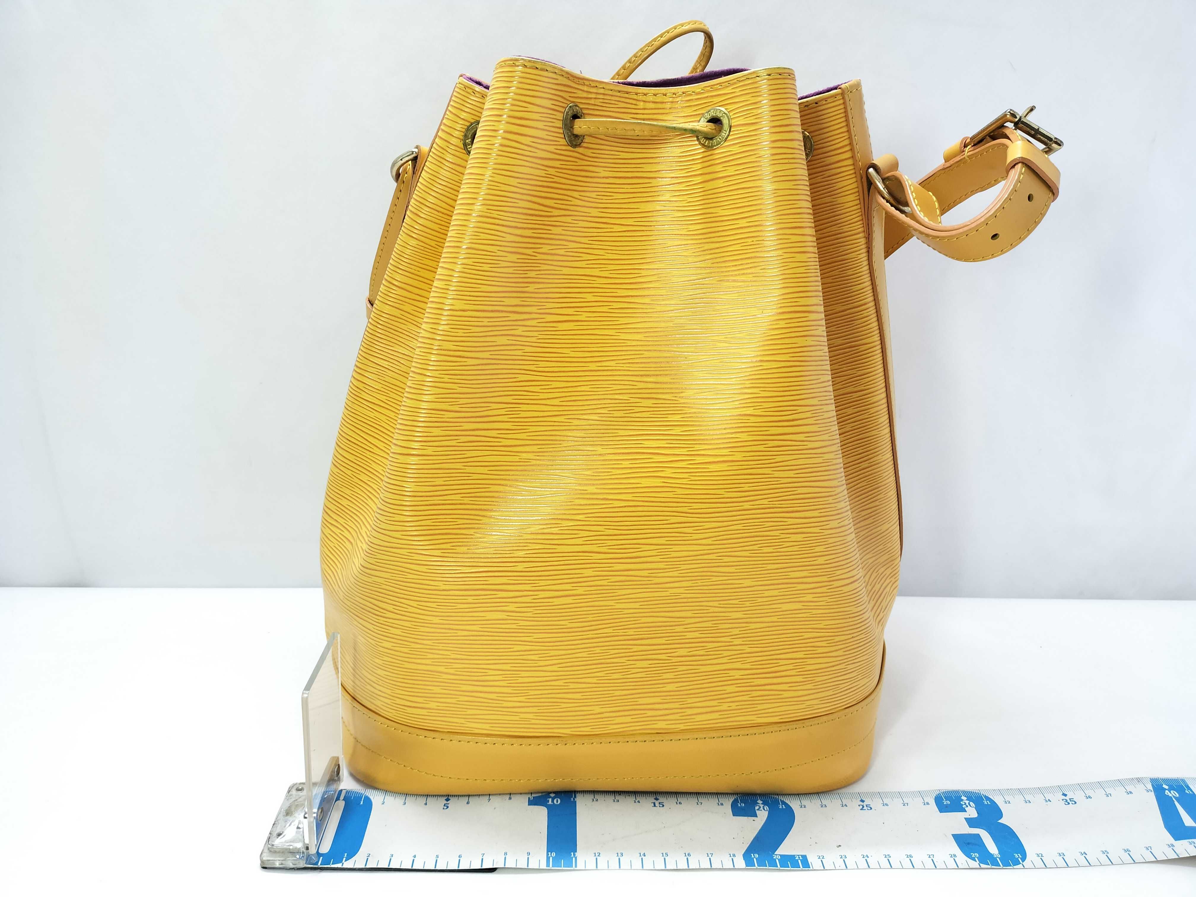 Epi Leather Noe Shoulder Bag M44009 Tote Bag Shoulder Bag — view 2