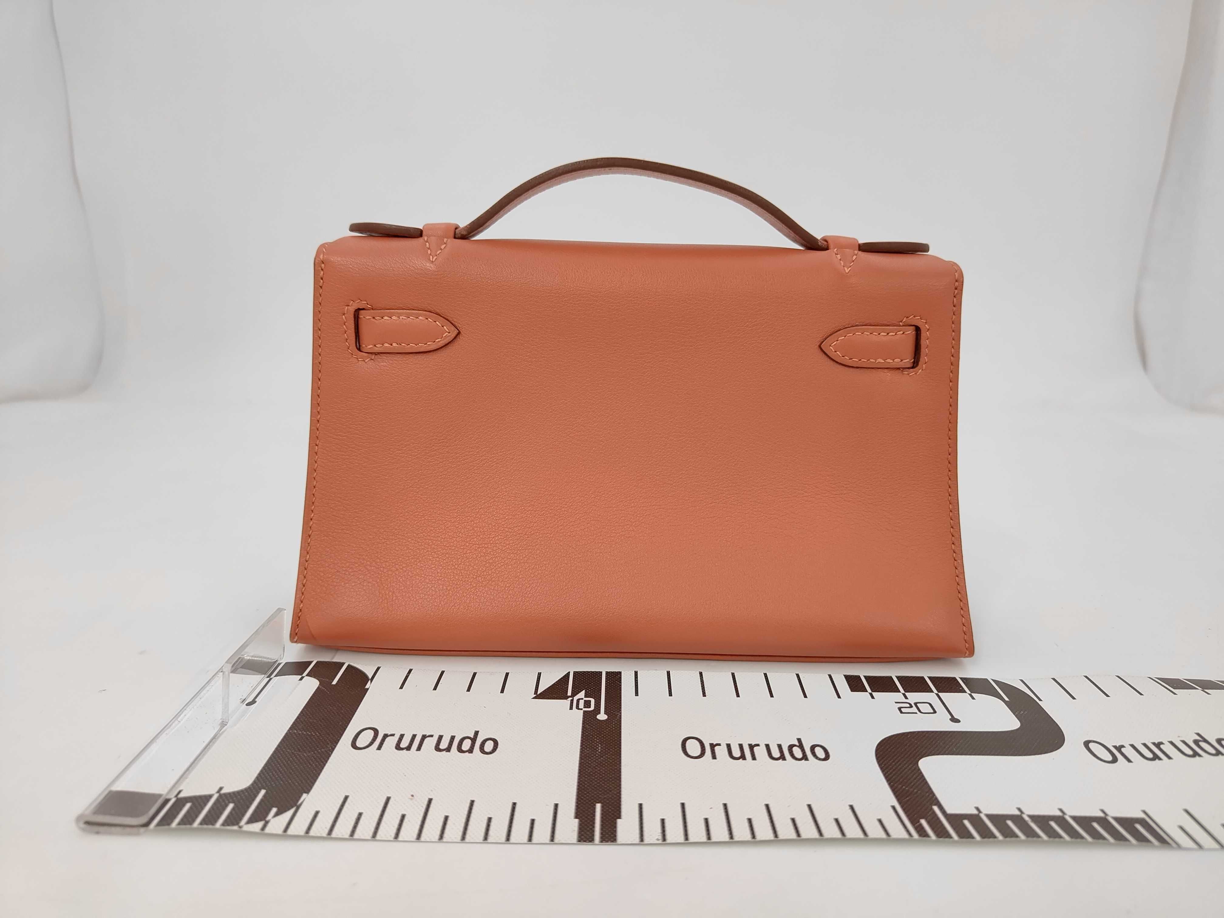 Kelly Pochette, gold hardware, L stamp, handbag — view 2