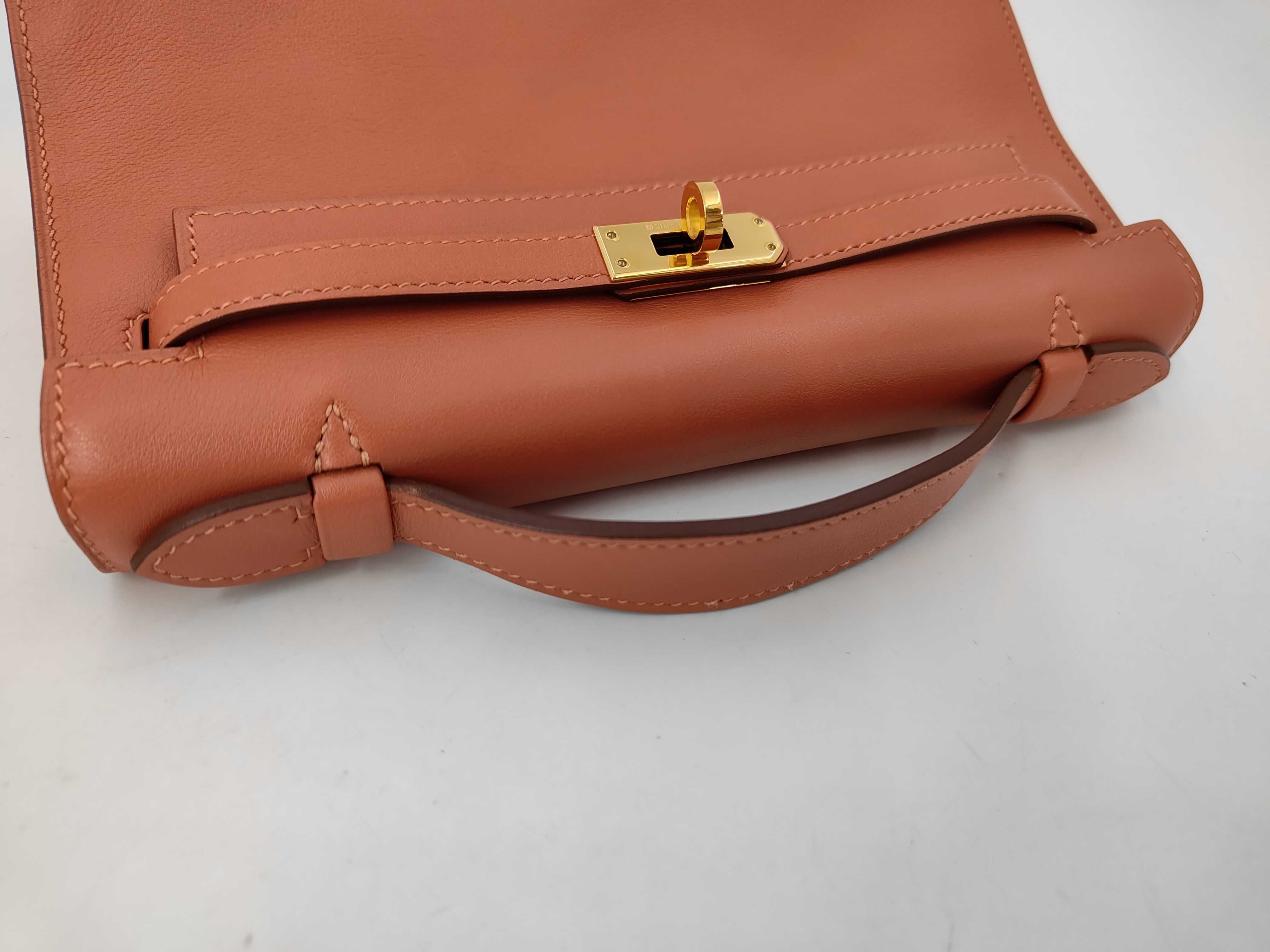 Kelly Pochette, gold hardware, L stamp, handbag — view 3