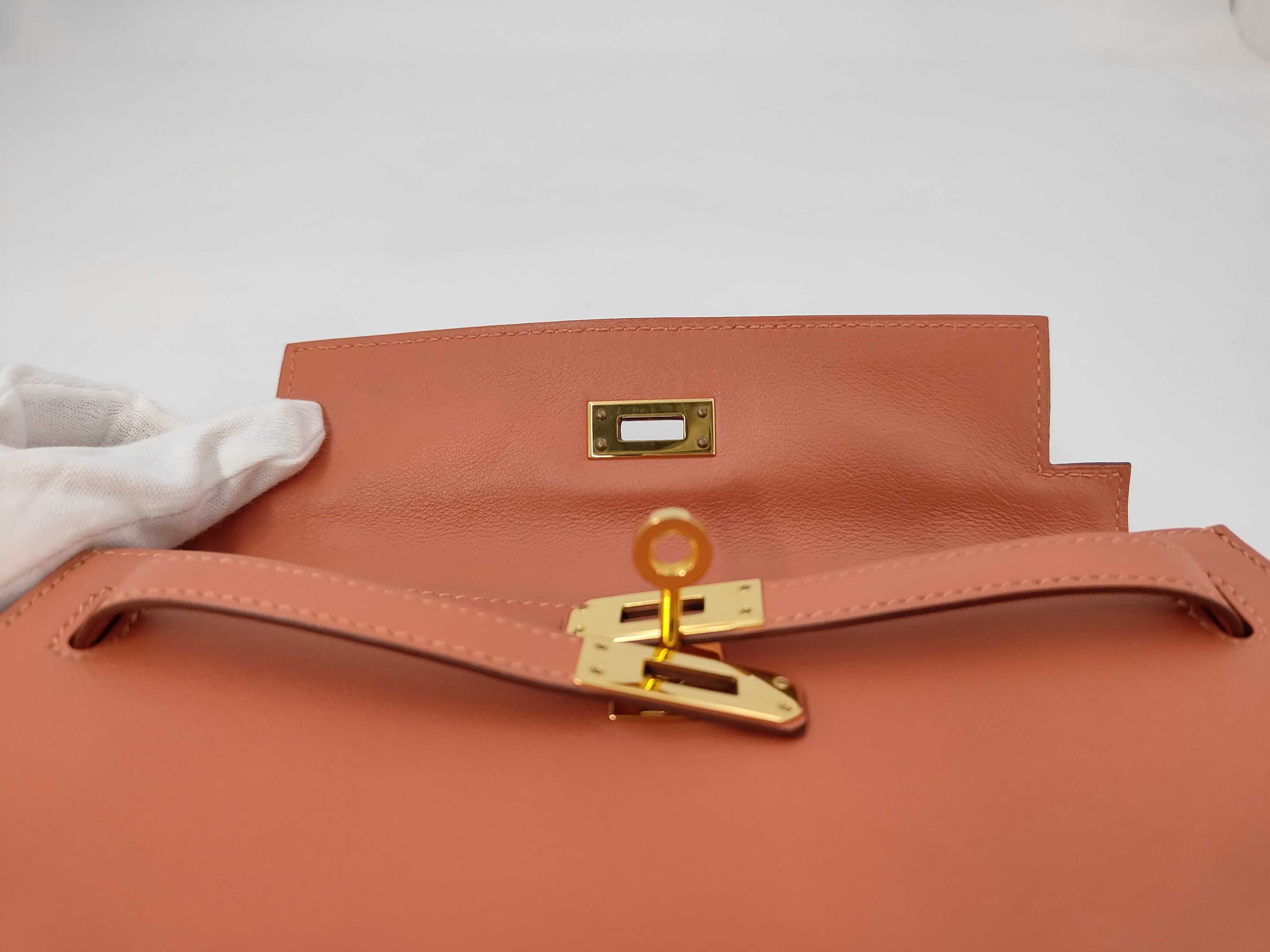 Kelly Pochette, gold hardware, L stamp, handbag — view 8