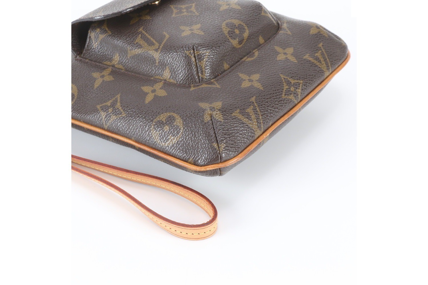 Monogram Partition M51901 Leather Pouch — view 4