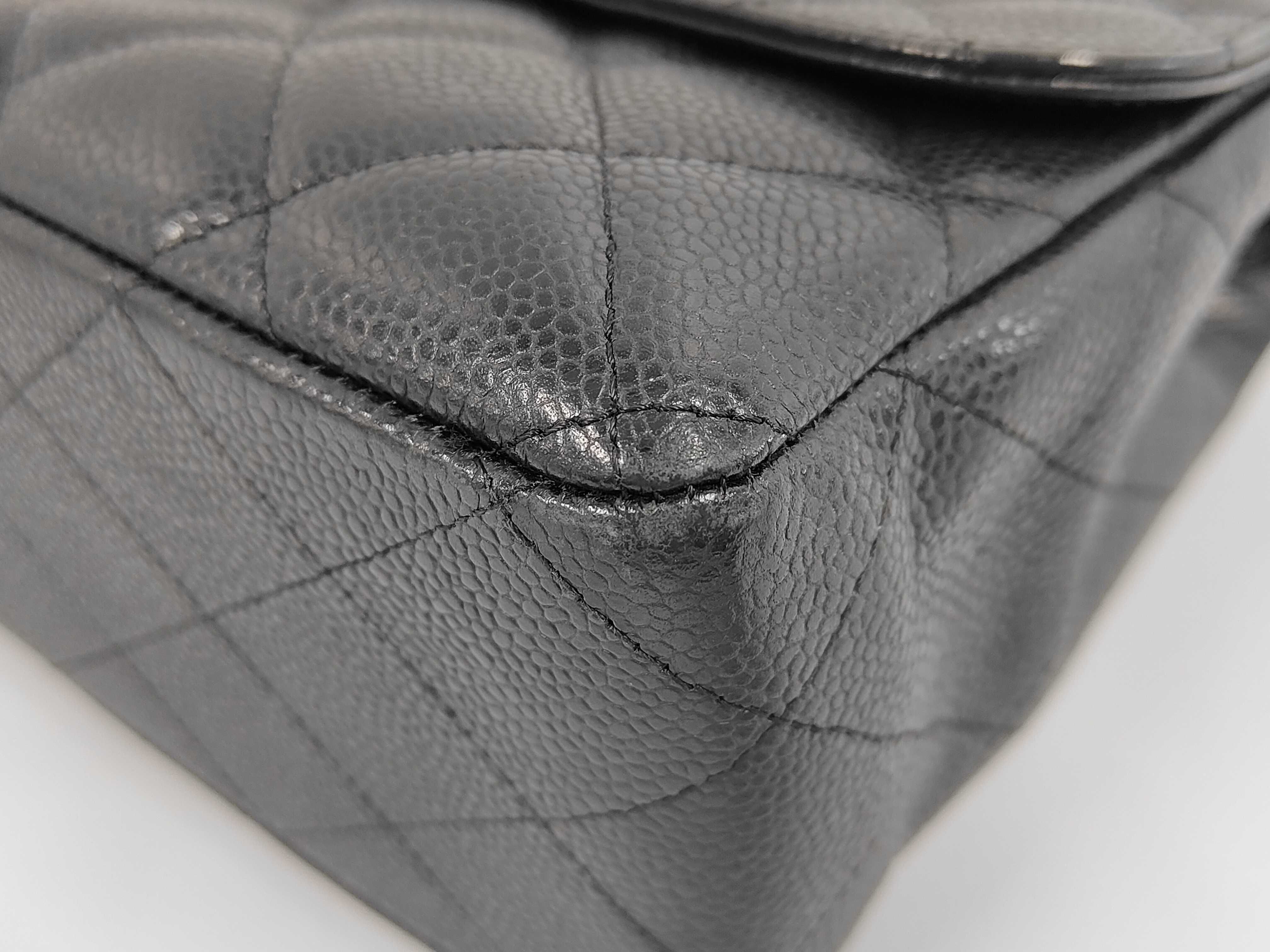 Caviar Skin Jumbo Chain Shoulder Bag — view 4