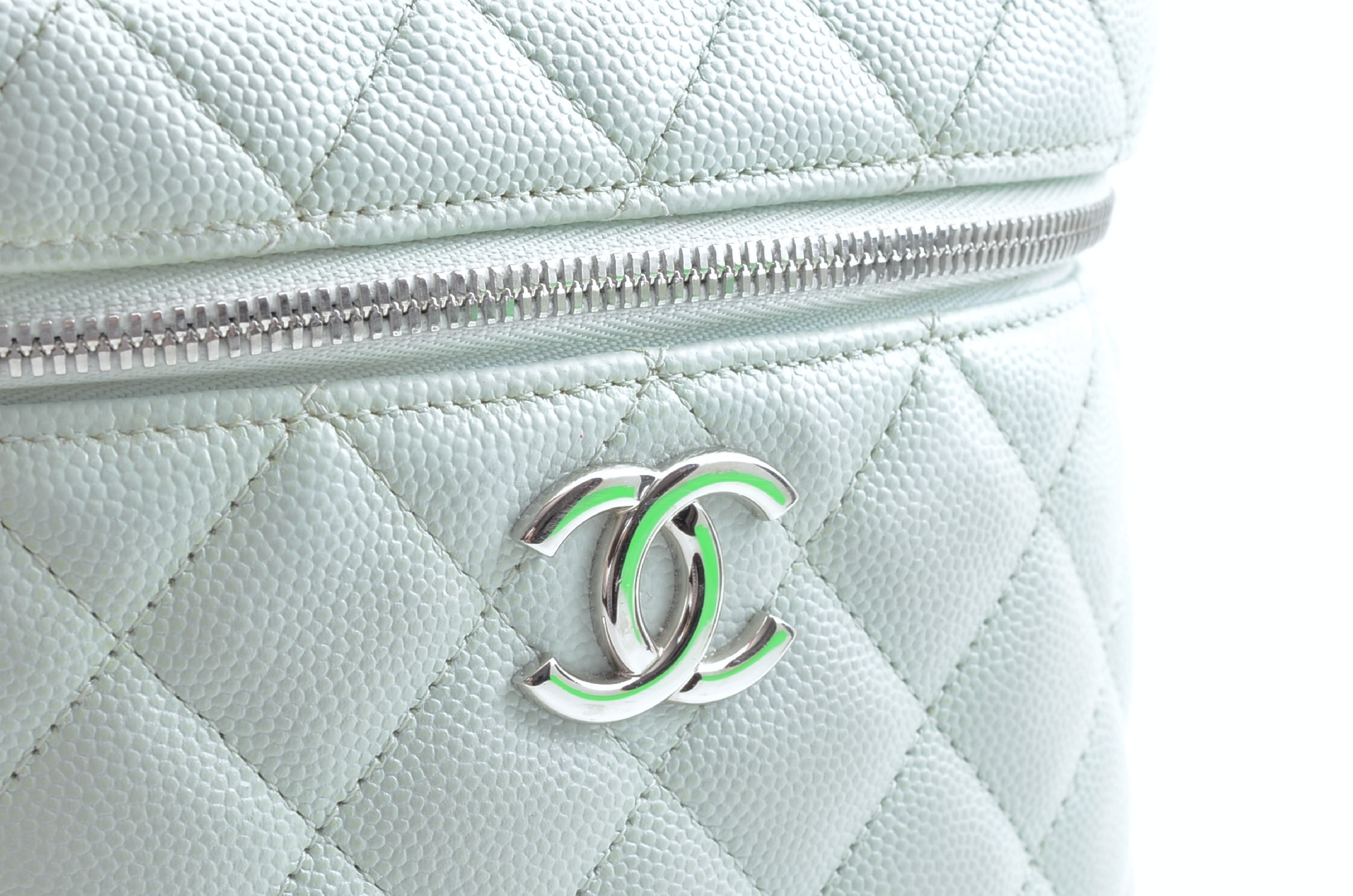 Caviar Skin 2-Way Vanity Bag Shoulder Bag W15 Vanity Bag — view 5