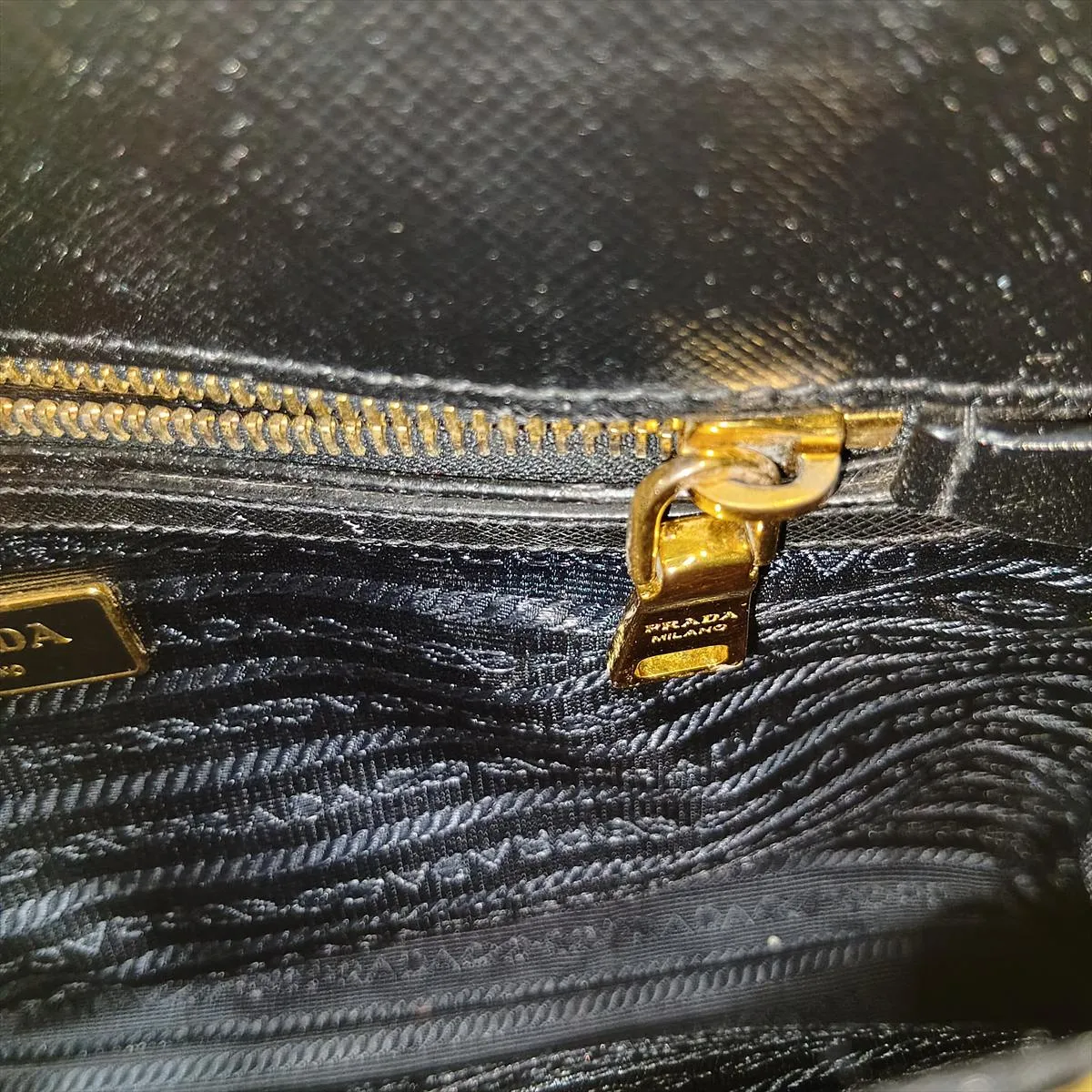 Saffiano Galleria Leather 2-Way Handbag, Black — view 15