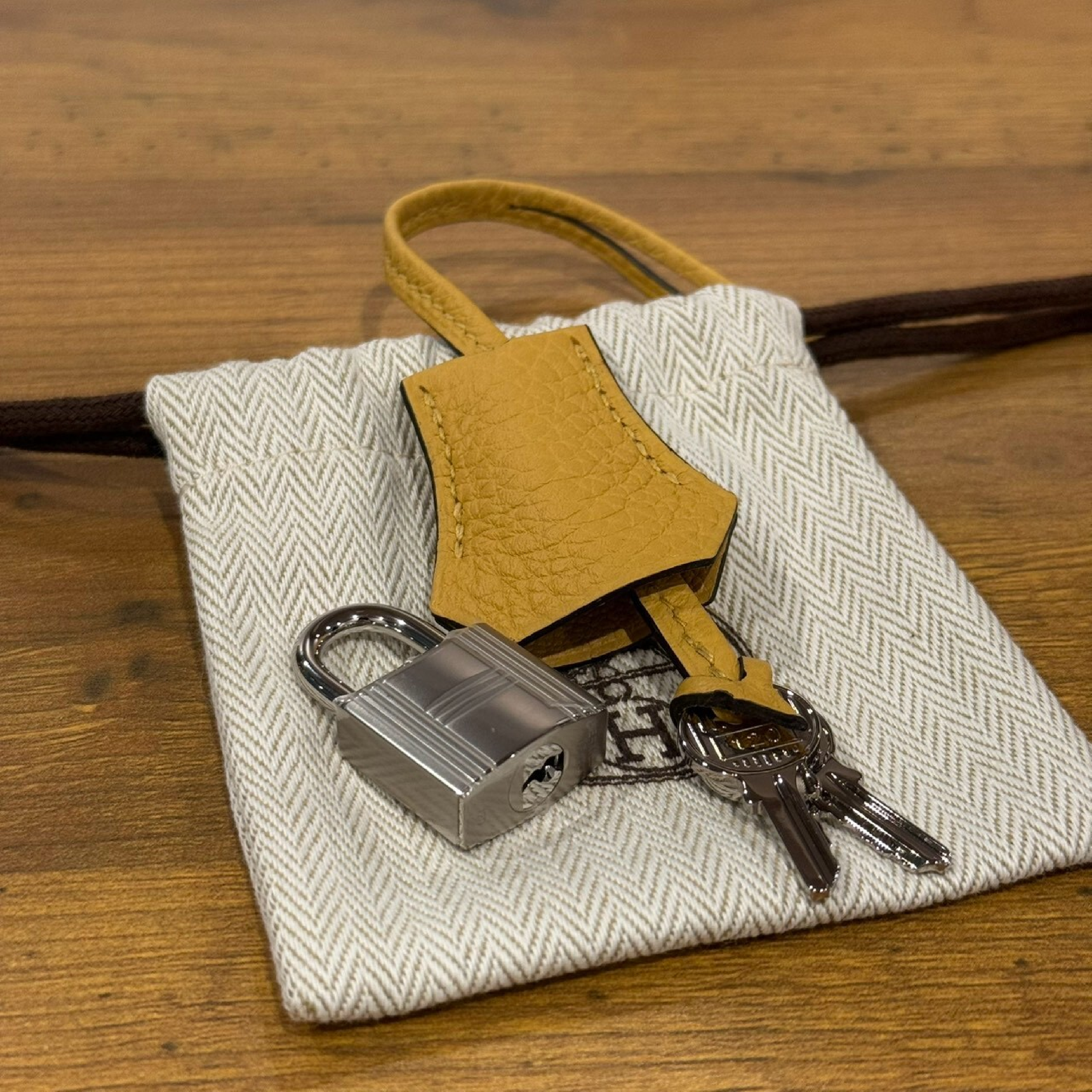 Birkin 25 Paille Togo Silver Hardware G Handbag — view 15