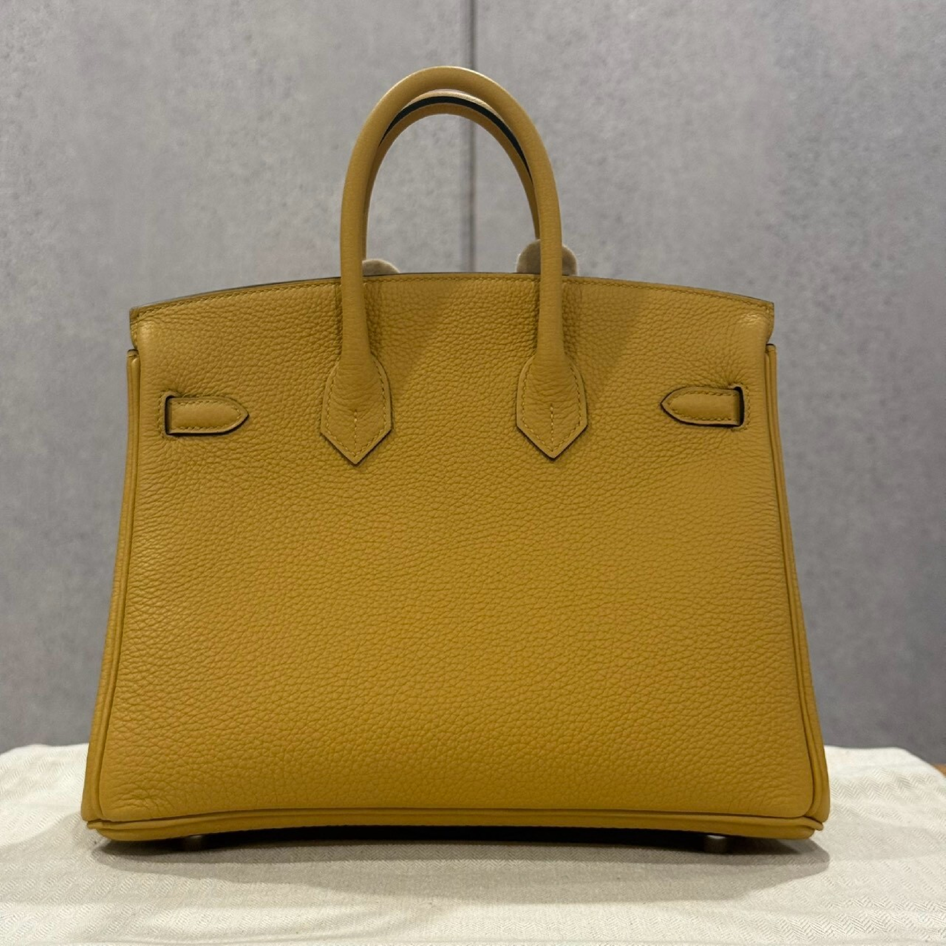Birkin 25 Paille Togo Silver Hardware G Handbag — view 3