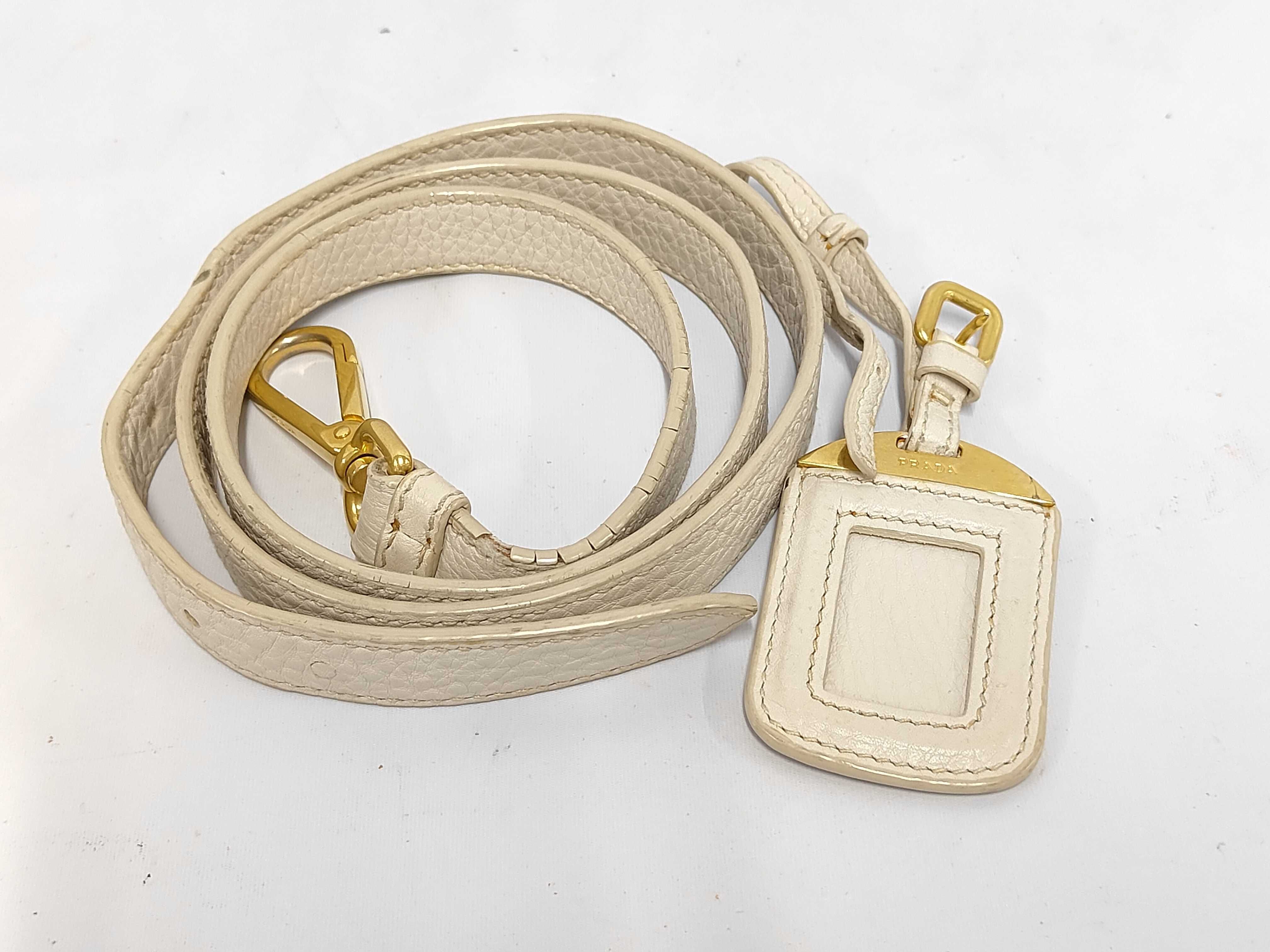 Vitello Daino Leather Handbag — view 12