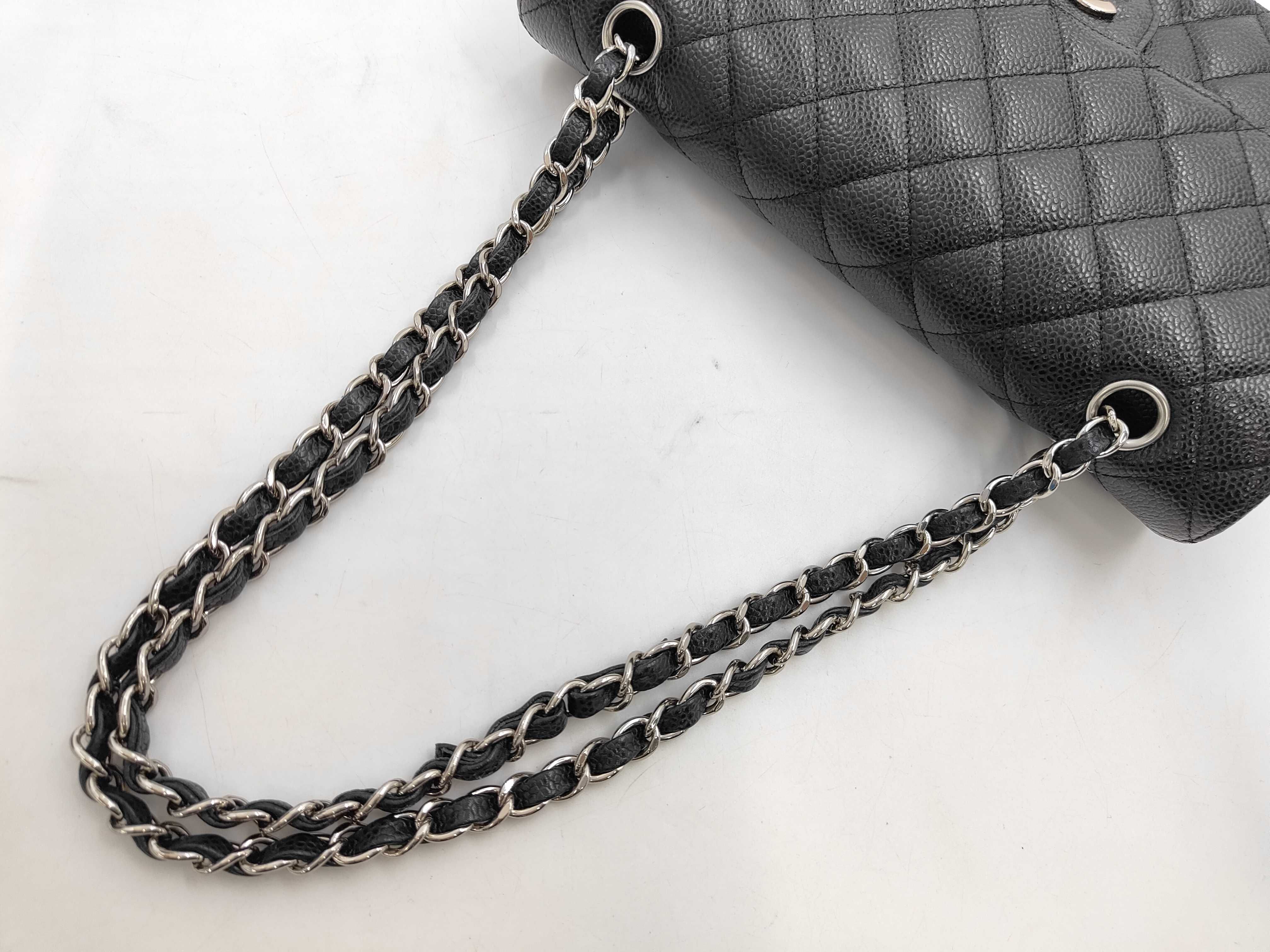 Matelassé 25 Caviar Skin Black Silver Hardware Double Flap Bag (Serial Number 23) — view 5