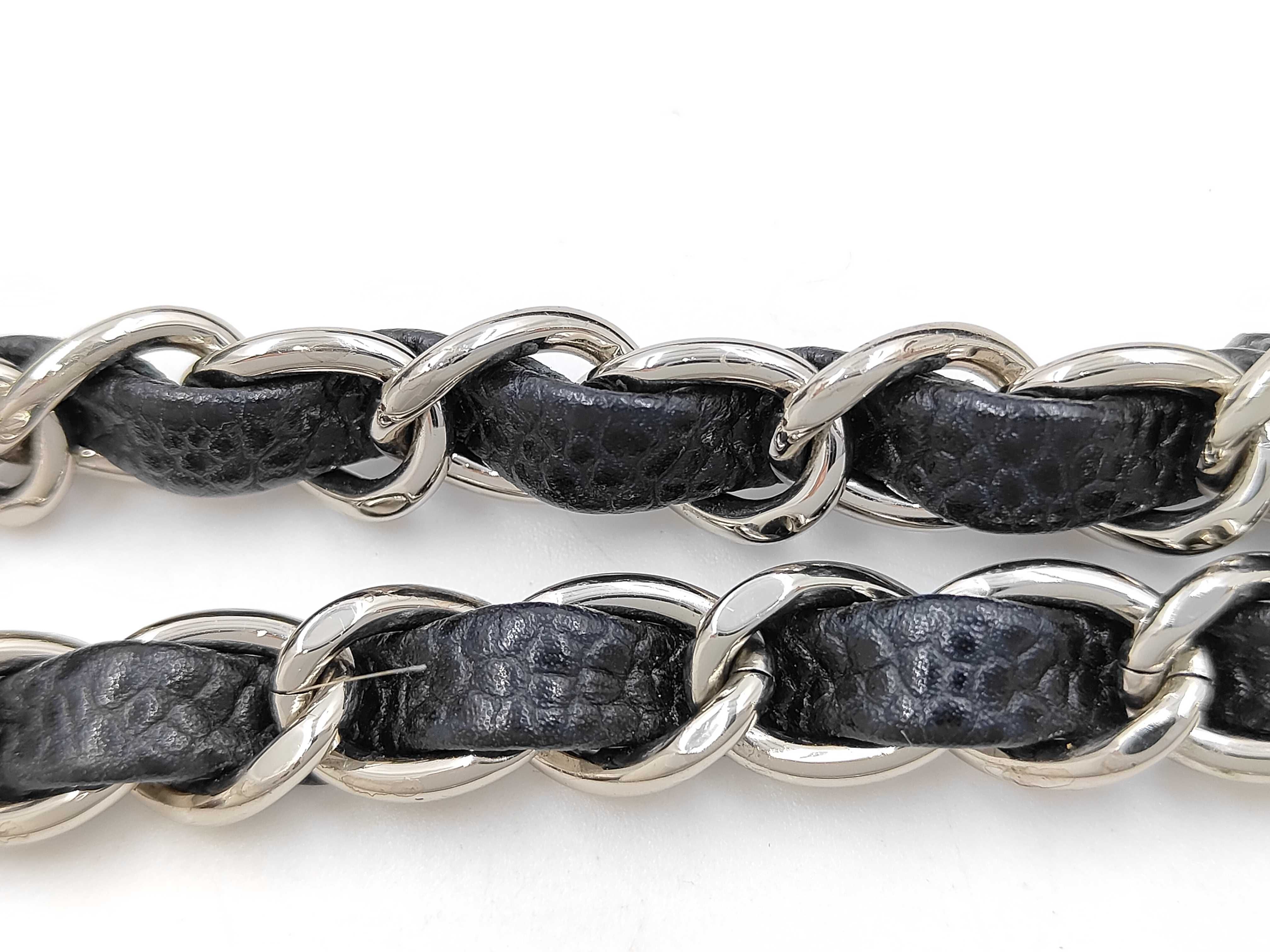 Matelassé 25 Caviar Skin Black Silver Hardware Double Flap Bag (Serial Number 23) — view 6