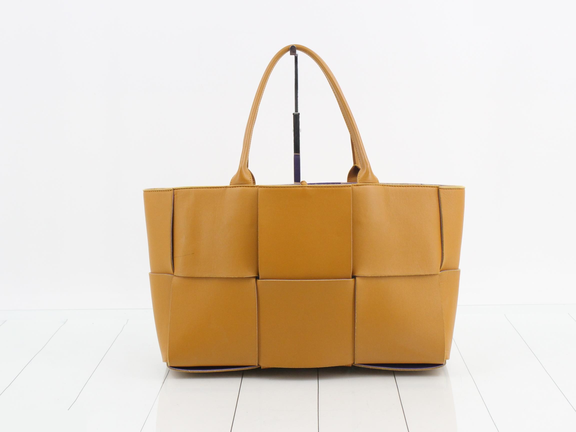 Intrecciato Arcotote Tote Bag — view 2