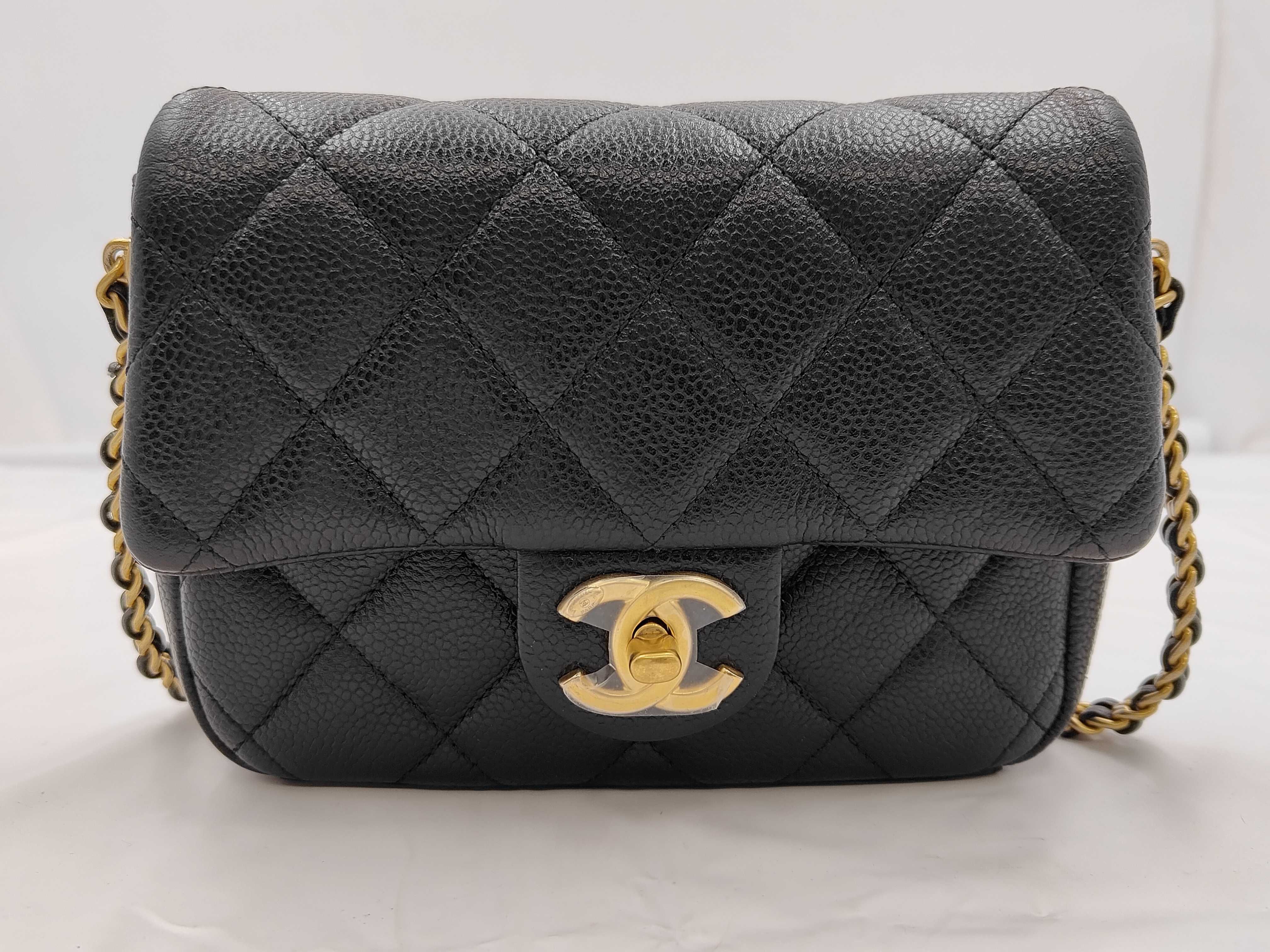 Matelassé Caviar Skin Camellia Chain Shoulder Bag