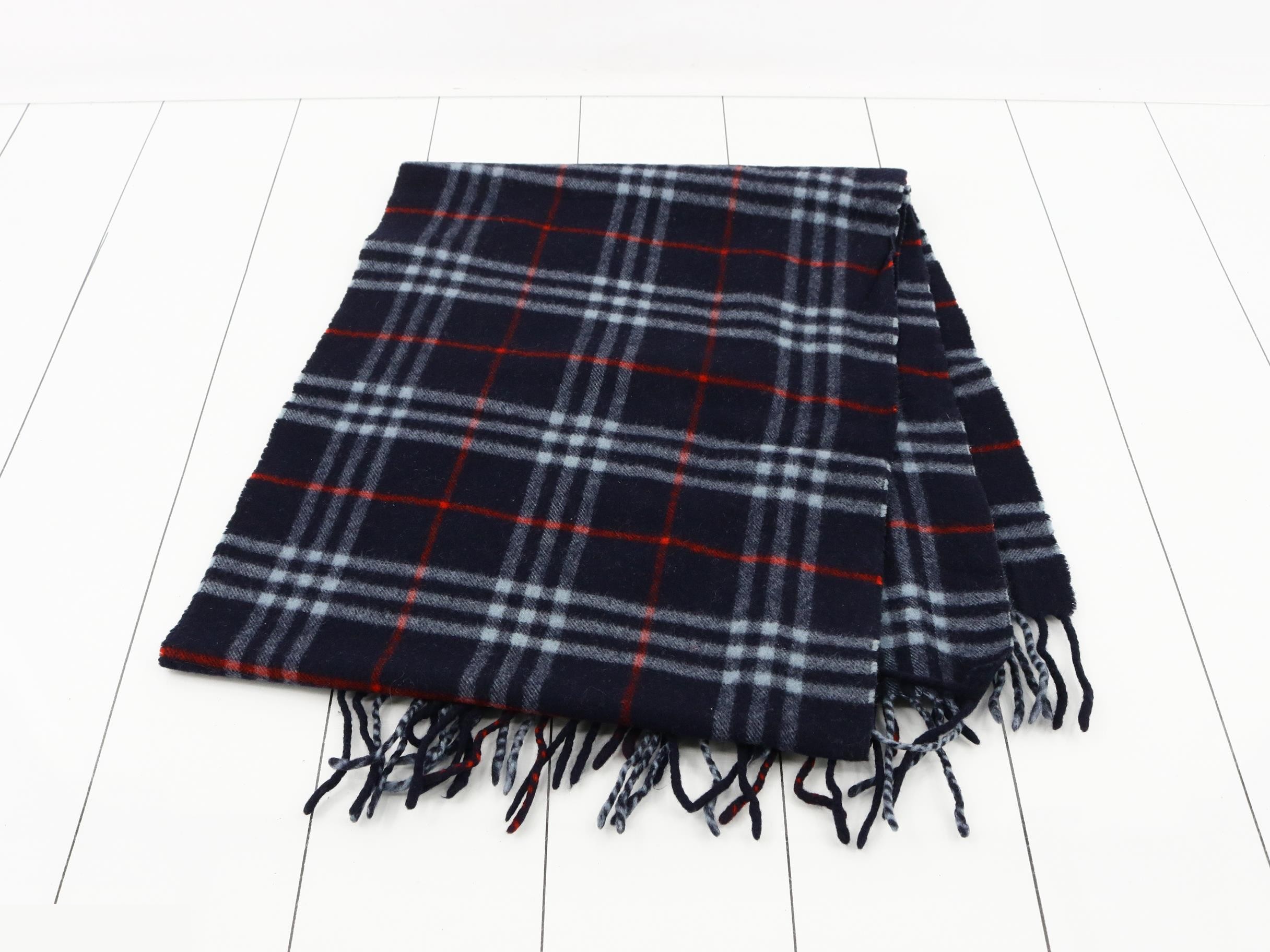 Other lines: Small items, accessories, and scarves — view 3