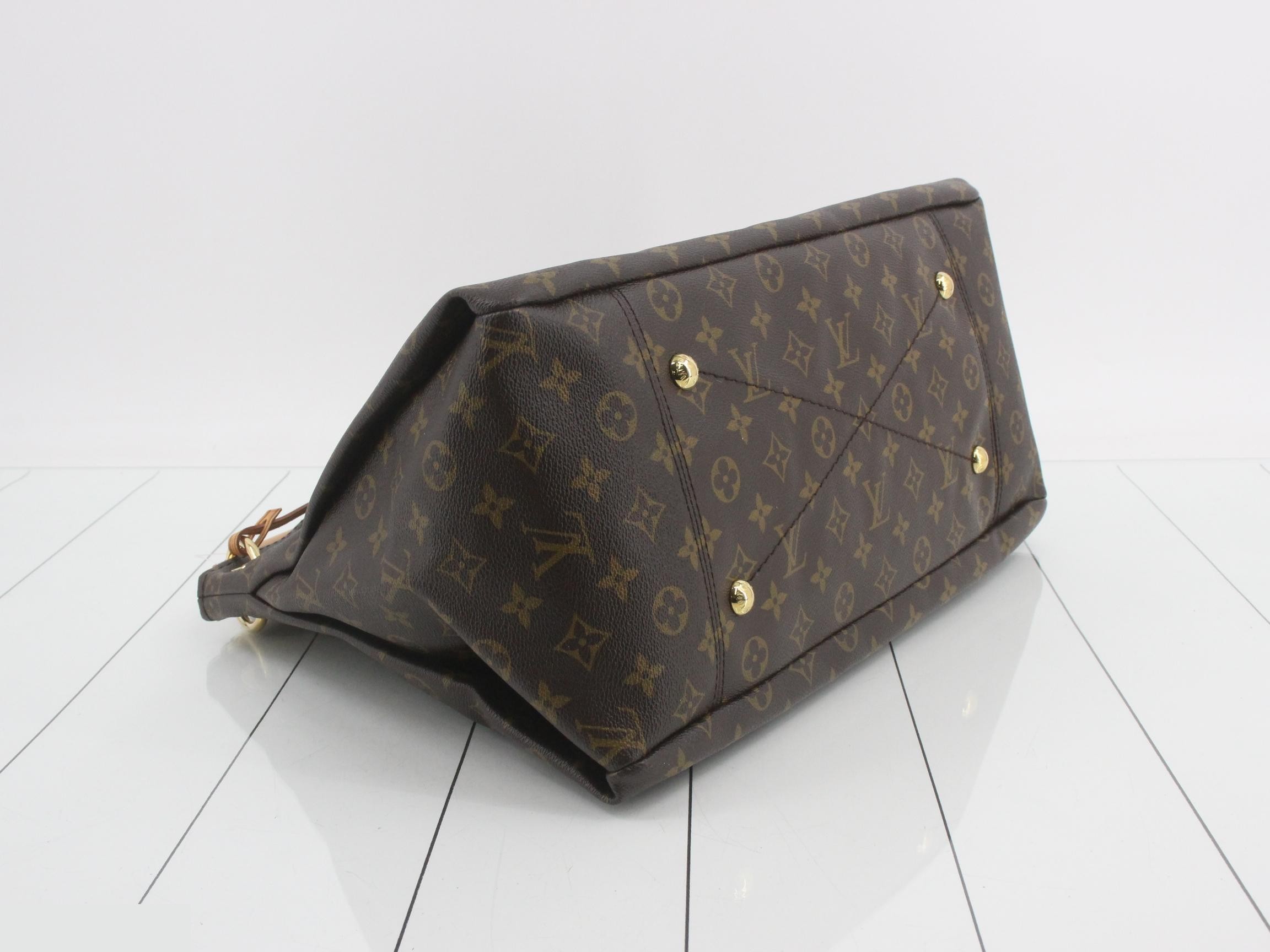 Monogram Artsy MM Shoulder Bag — view 5