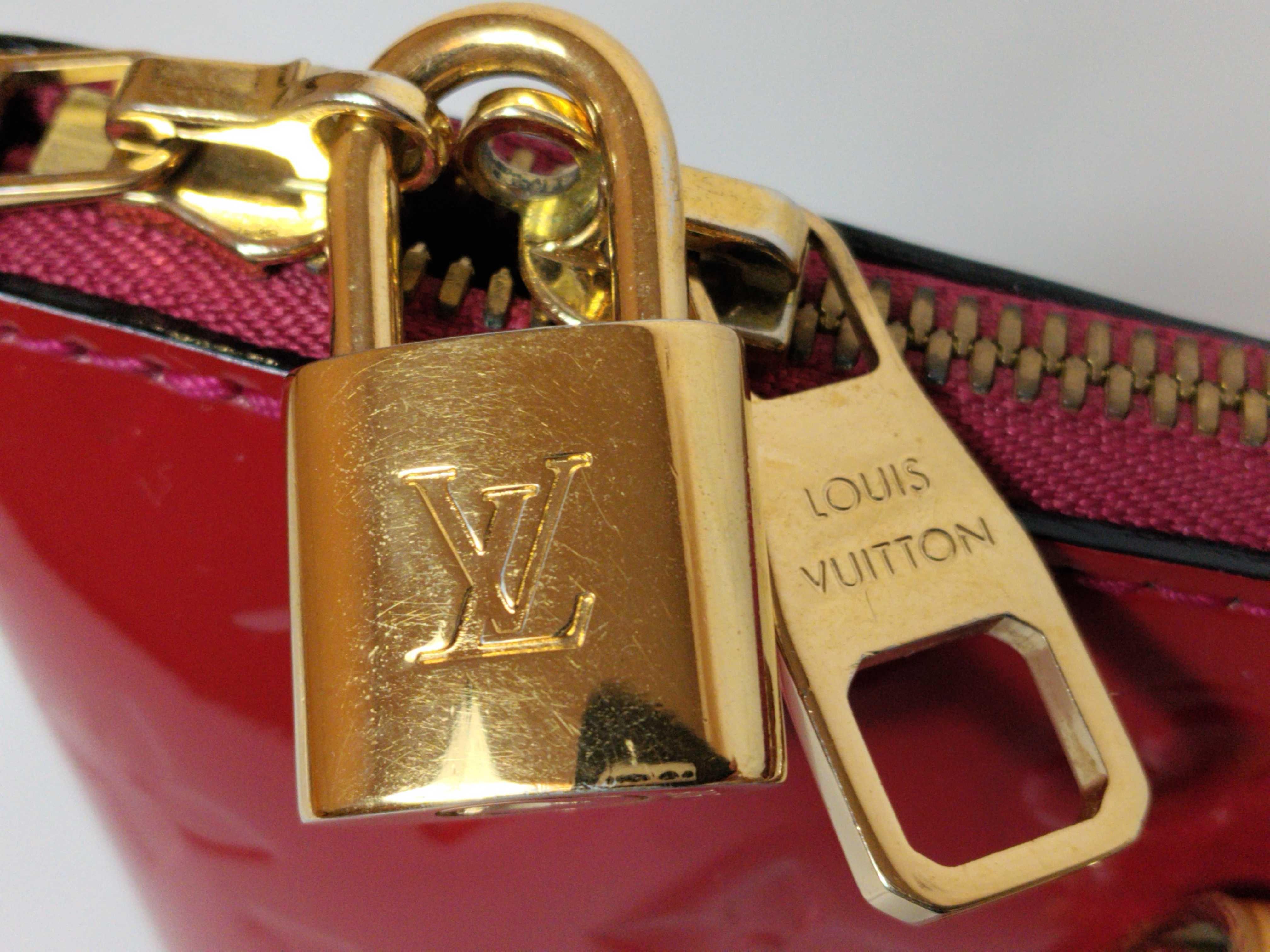 Vernis Montebello PM Handbag — view 6