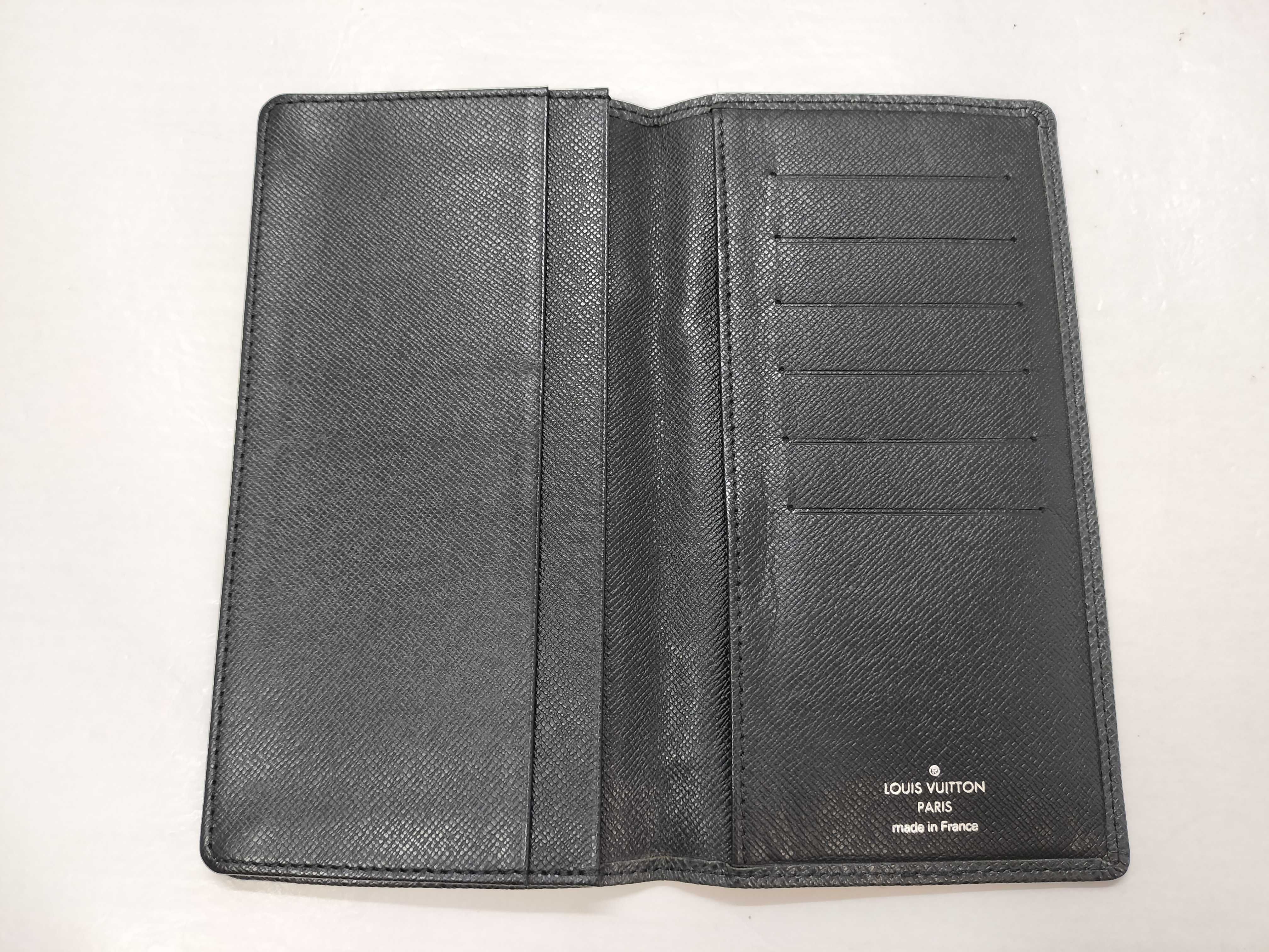 Taiga Leather Wallet M31002 Portecarte Credit CT1026 (Black) — view 12