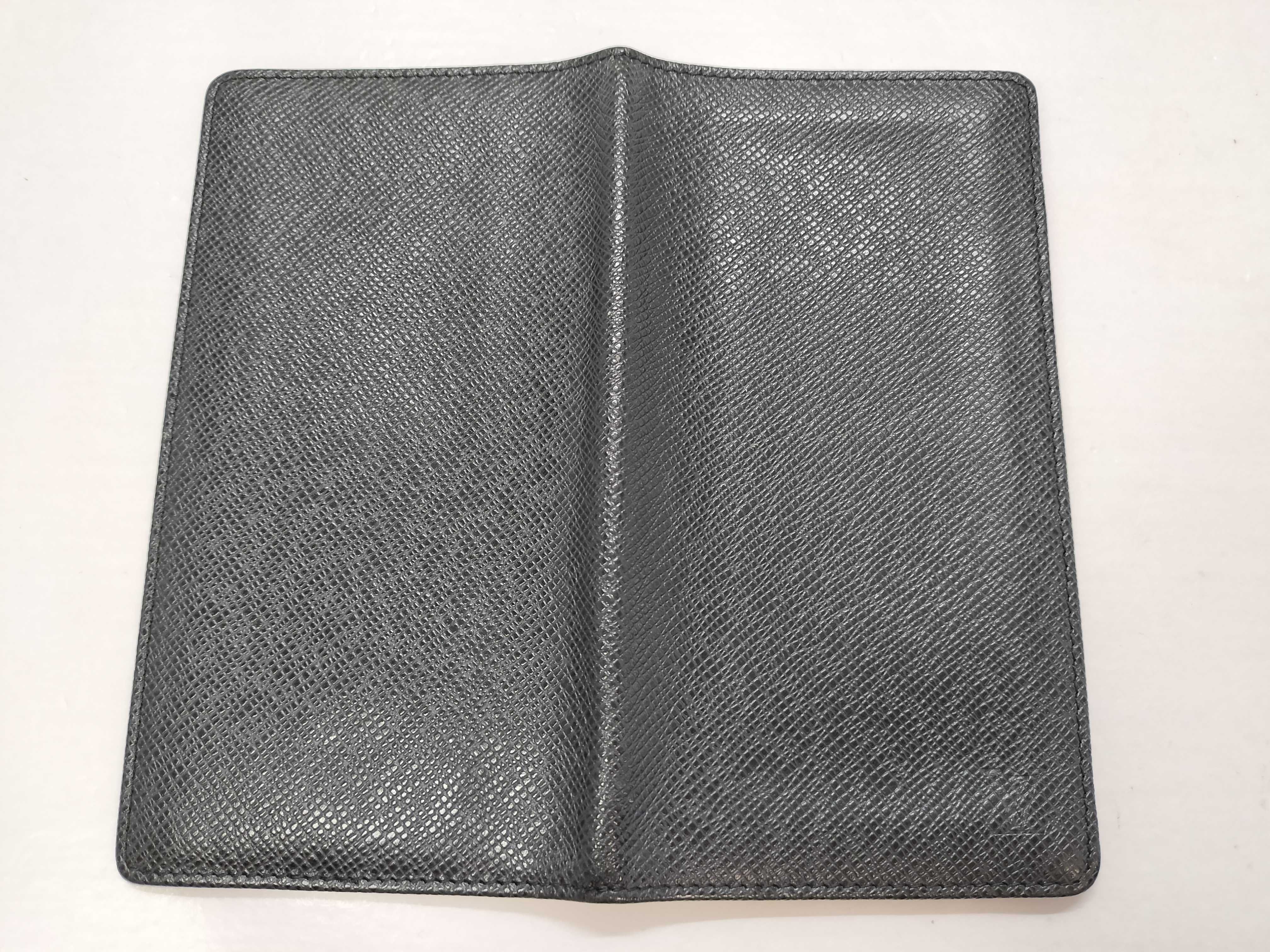 Taiga Leather Wallet M31002 Portecarte Credit CT1026 (Black) — view 13