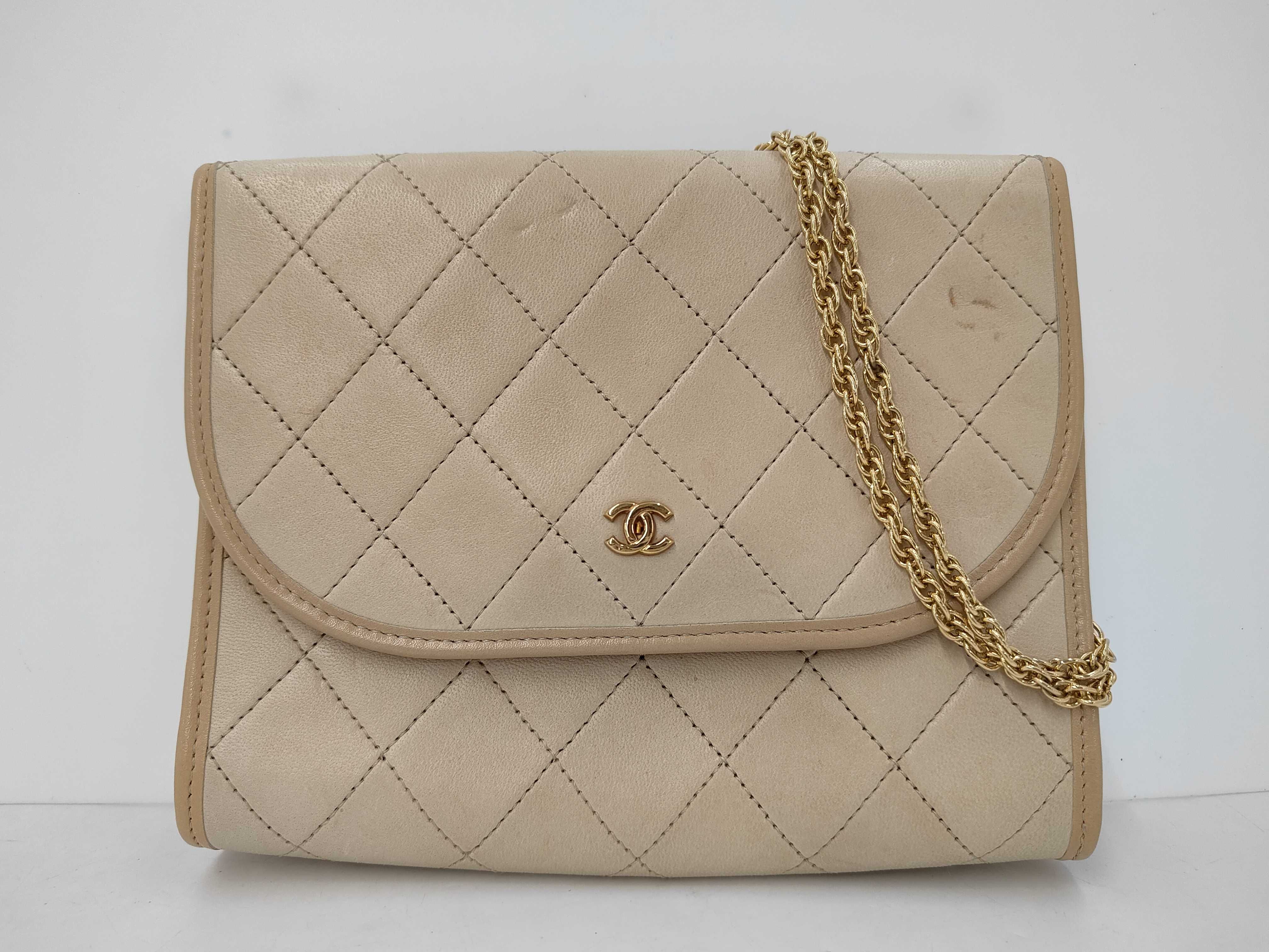 Matelassé CC Logo Shoulder Bag