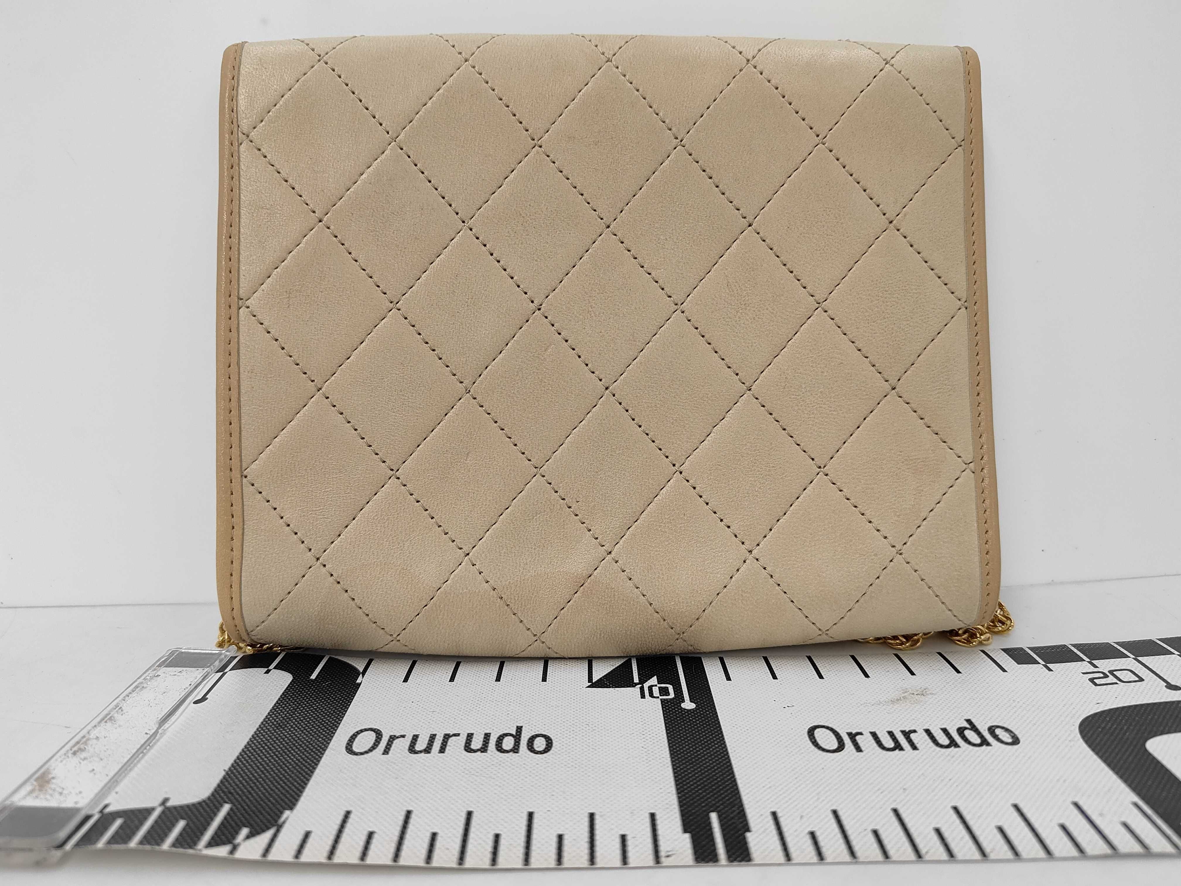 Matelassé CC Logo Shoulder Bag — view 2