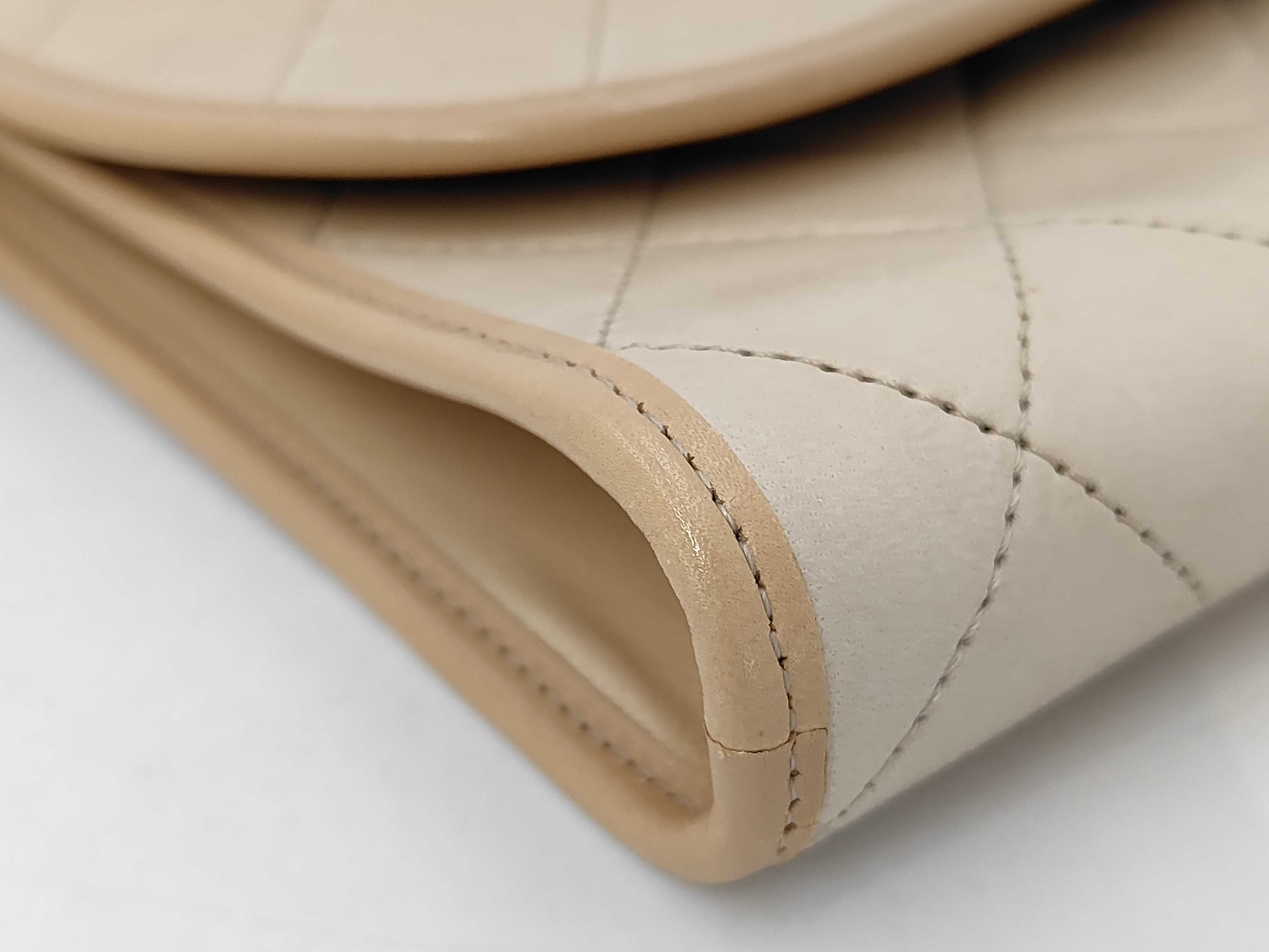 Matelassé CC Logo Shoulder Bag — view 7