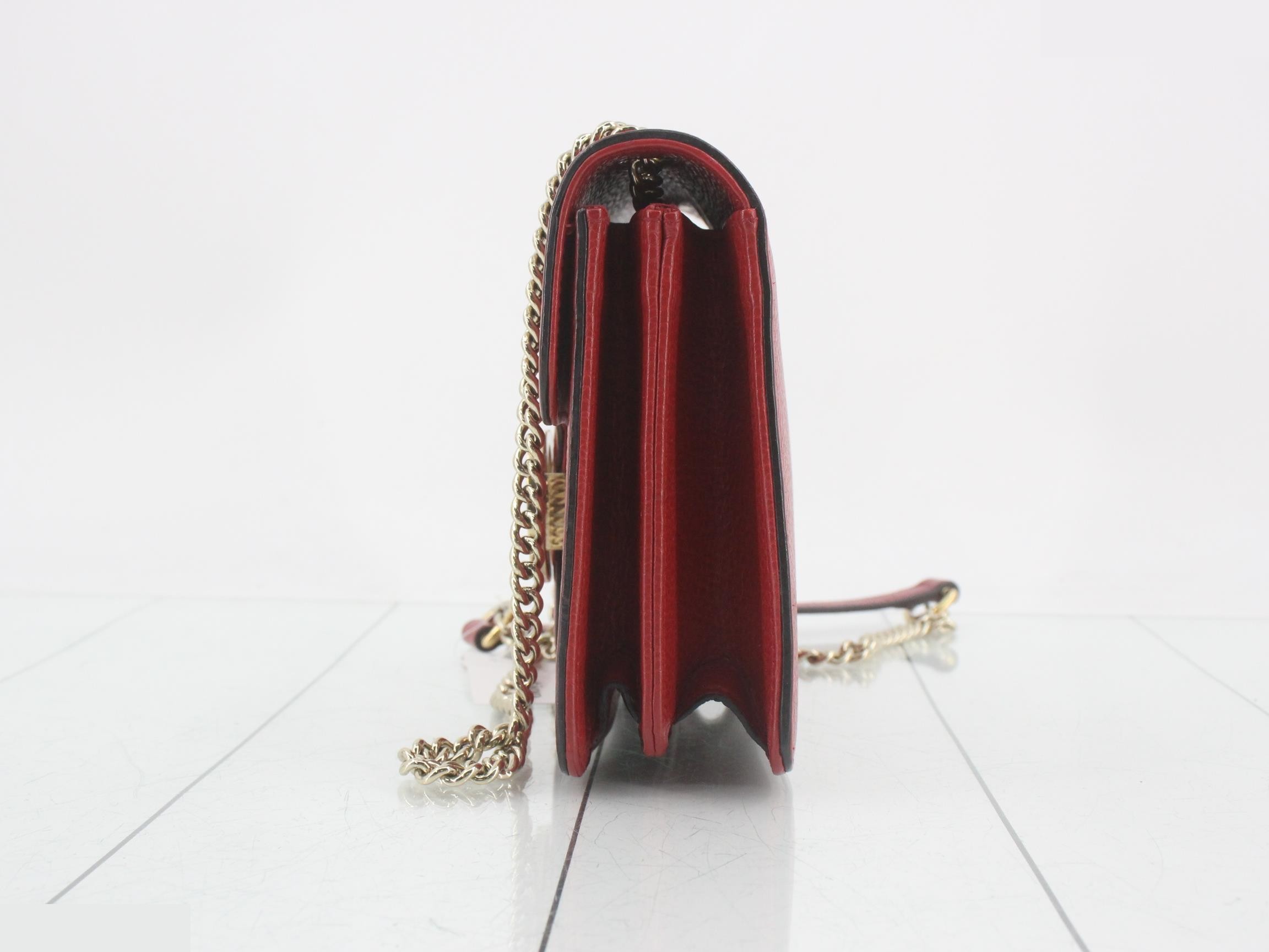 Interlocking G Chain Shoulder Bag — view 3
