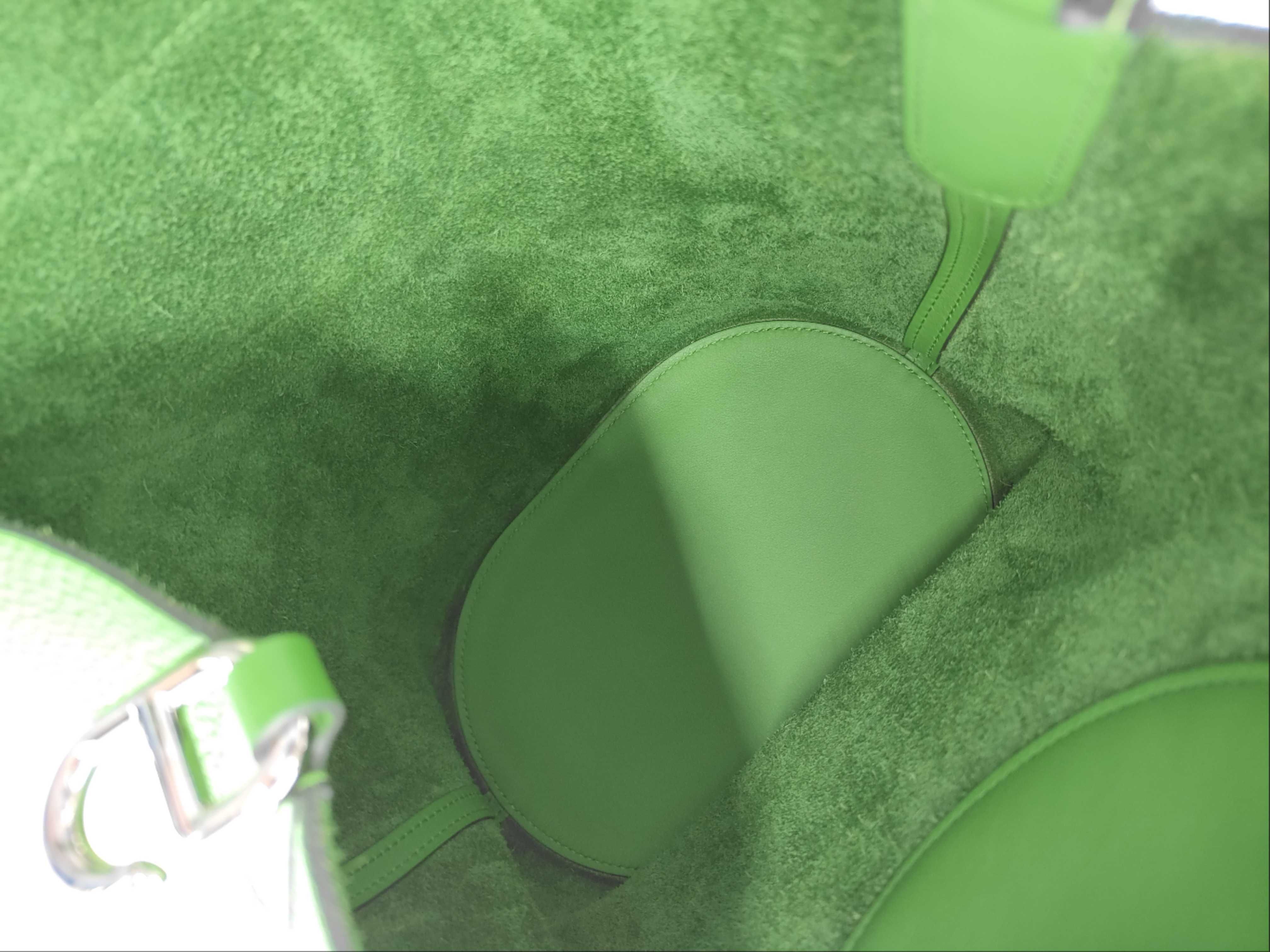 B-stamp In the Loop 23 Taurillon Clemence Vert Yucca Handbag — view 6