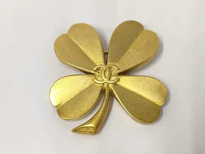 95P Clover Brooch