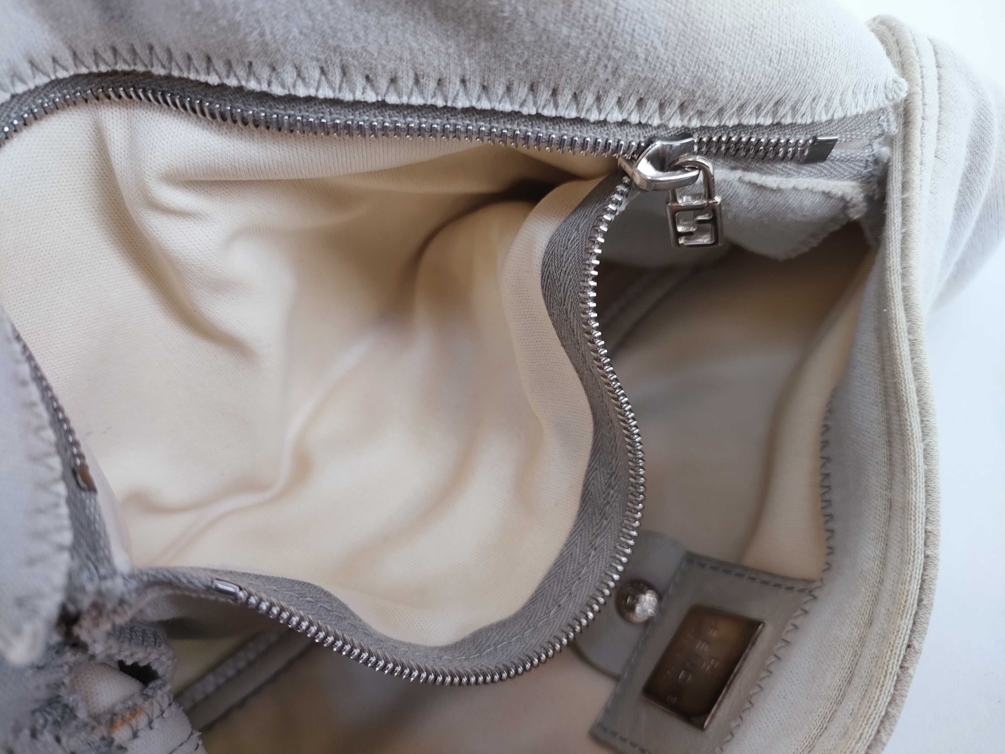 Mamma Fendi Mamma Bucket Handbag — view 13