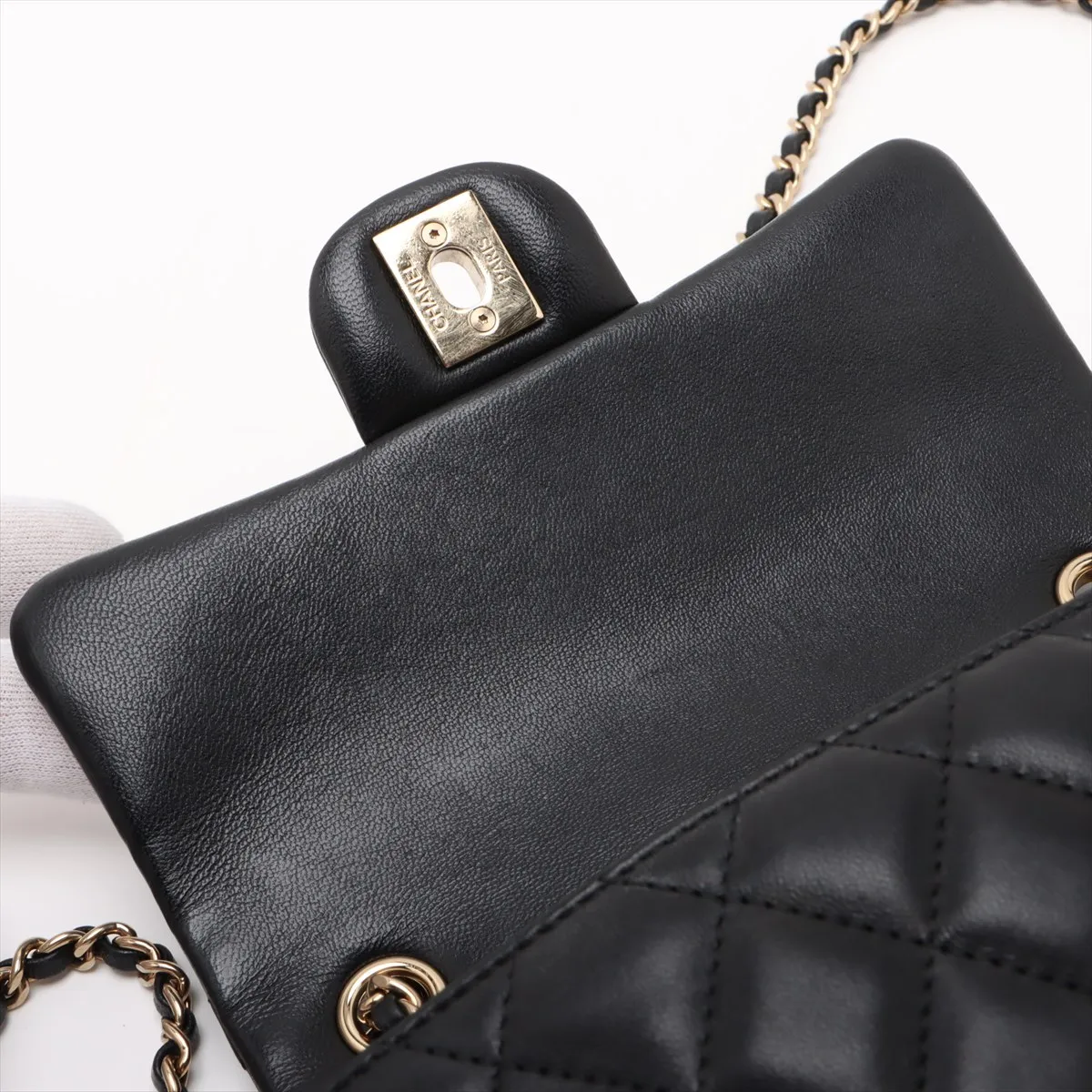 [Individually wrapped] Chanel Mini Matelasse 18 Lambskin Single Flap Single Chain Bag Black Gold Hardware TH91LG34 Random Plate AS5219 — view 8