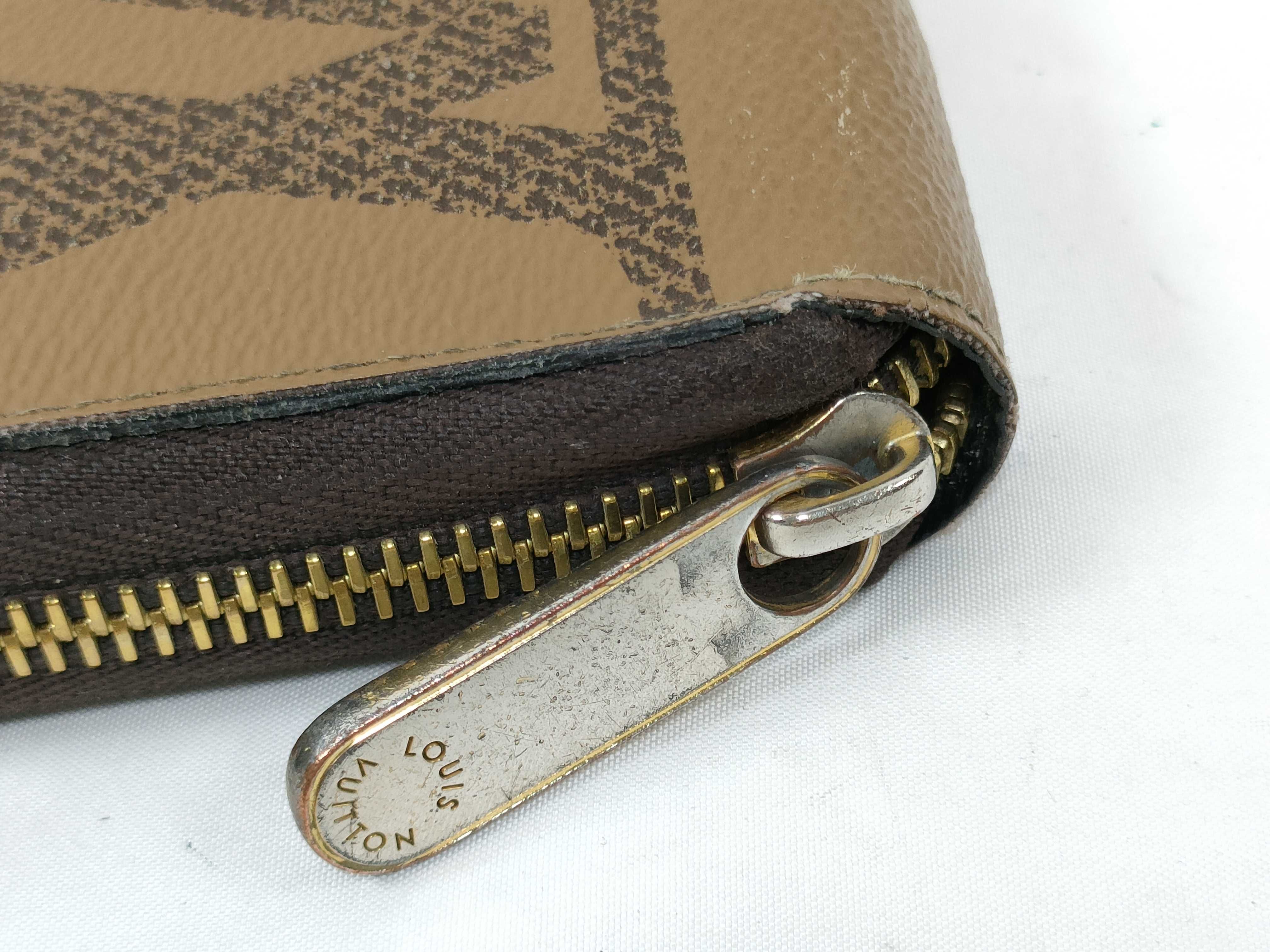 Giant Reverse Zippy Wallet M69353 — view 4