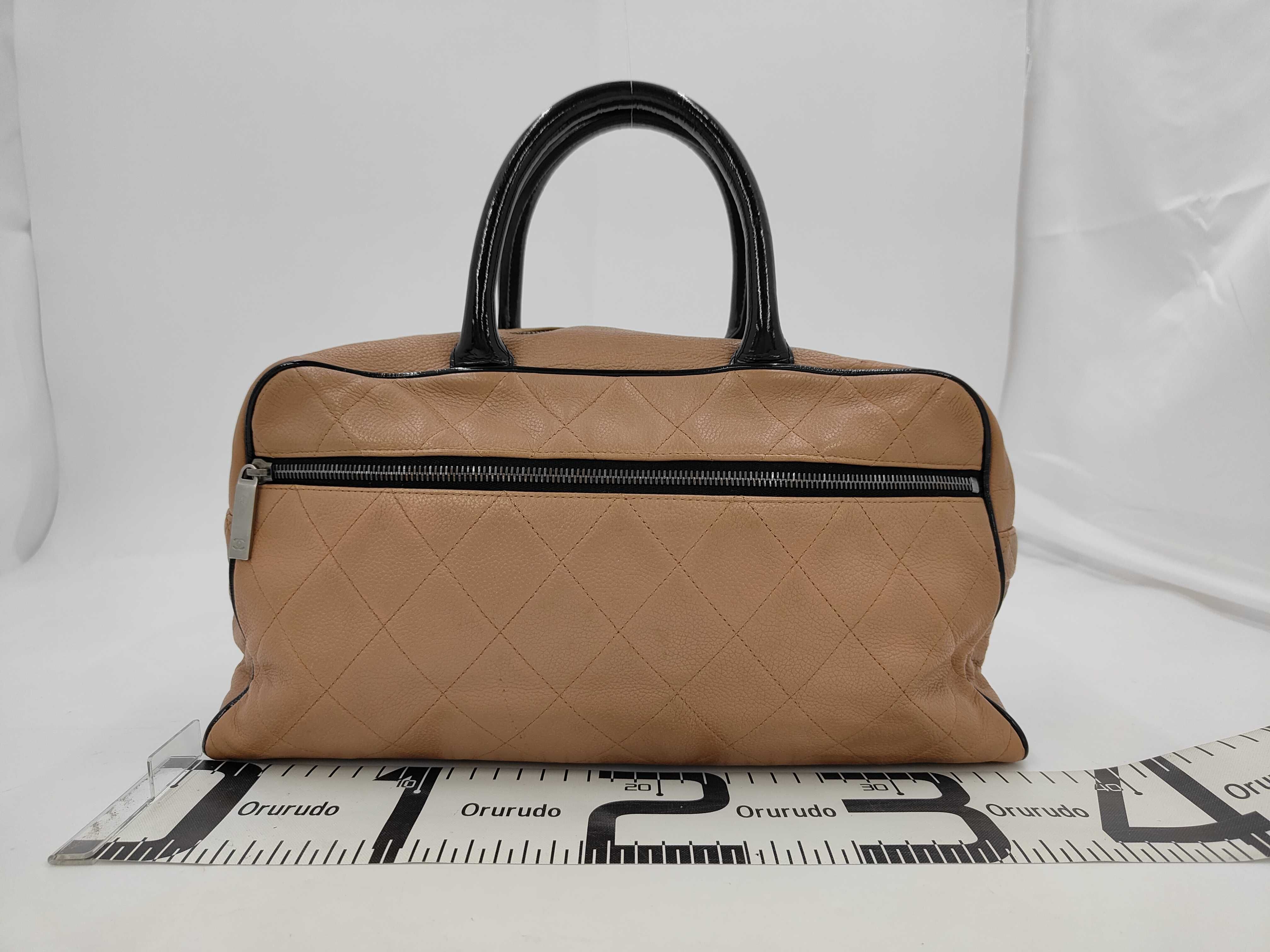Matelassé Logo Caviar Skin Handbag — view 2
