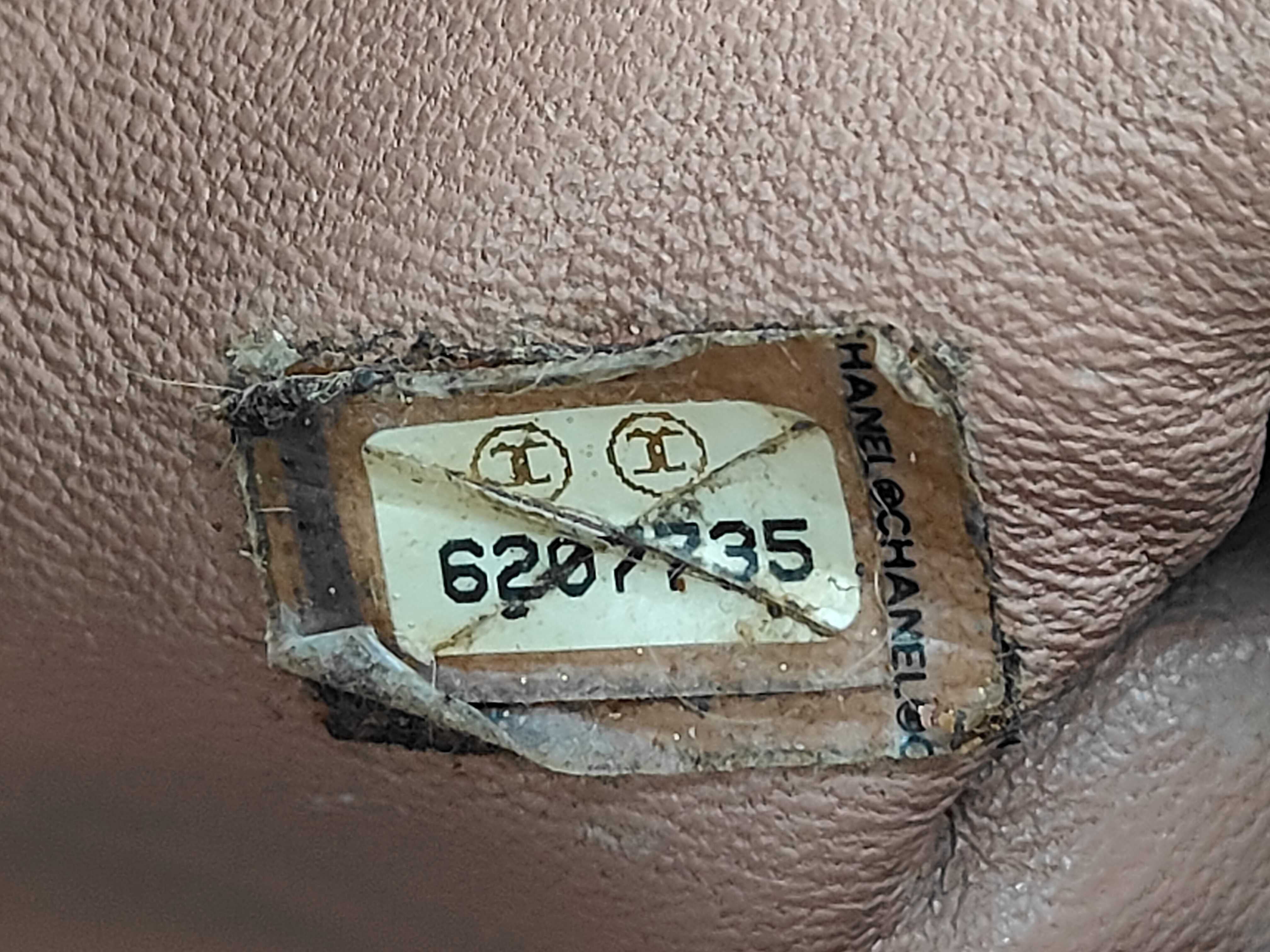 Matelassé Logo Caviar Skin Handbag — view 10