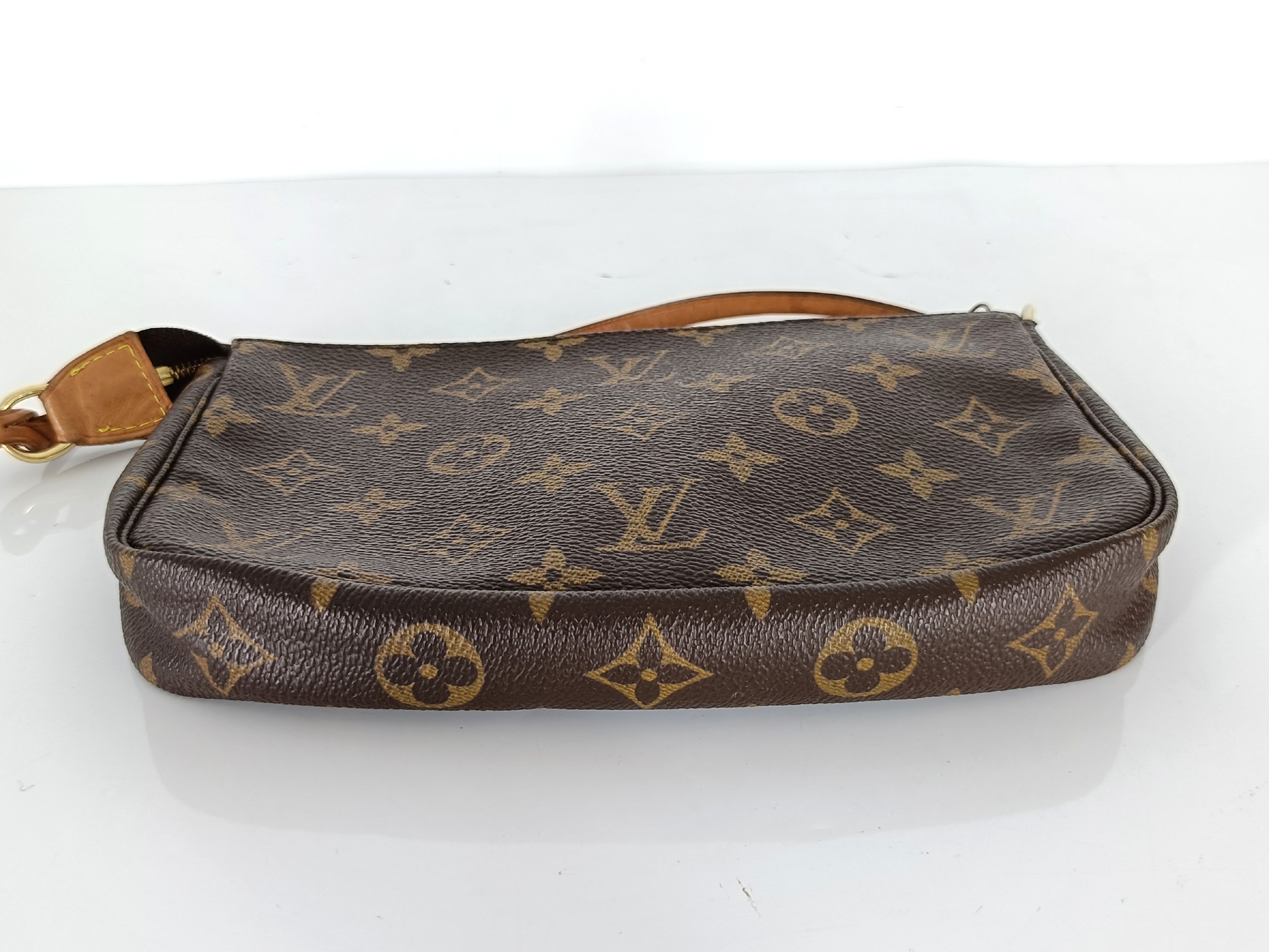 Monogram Louis Vuitton Pochette Accessoires Pouch — view 8