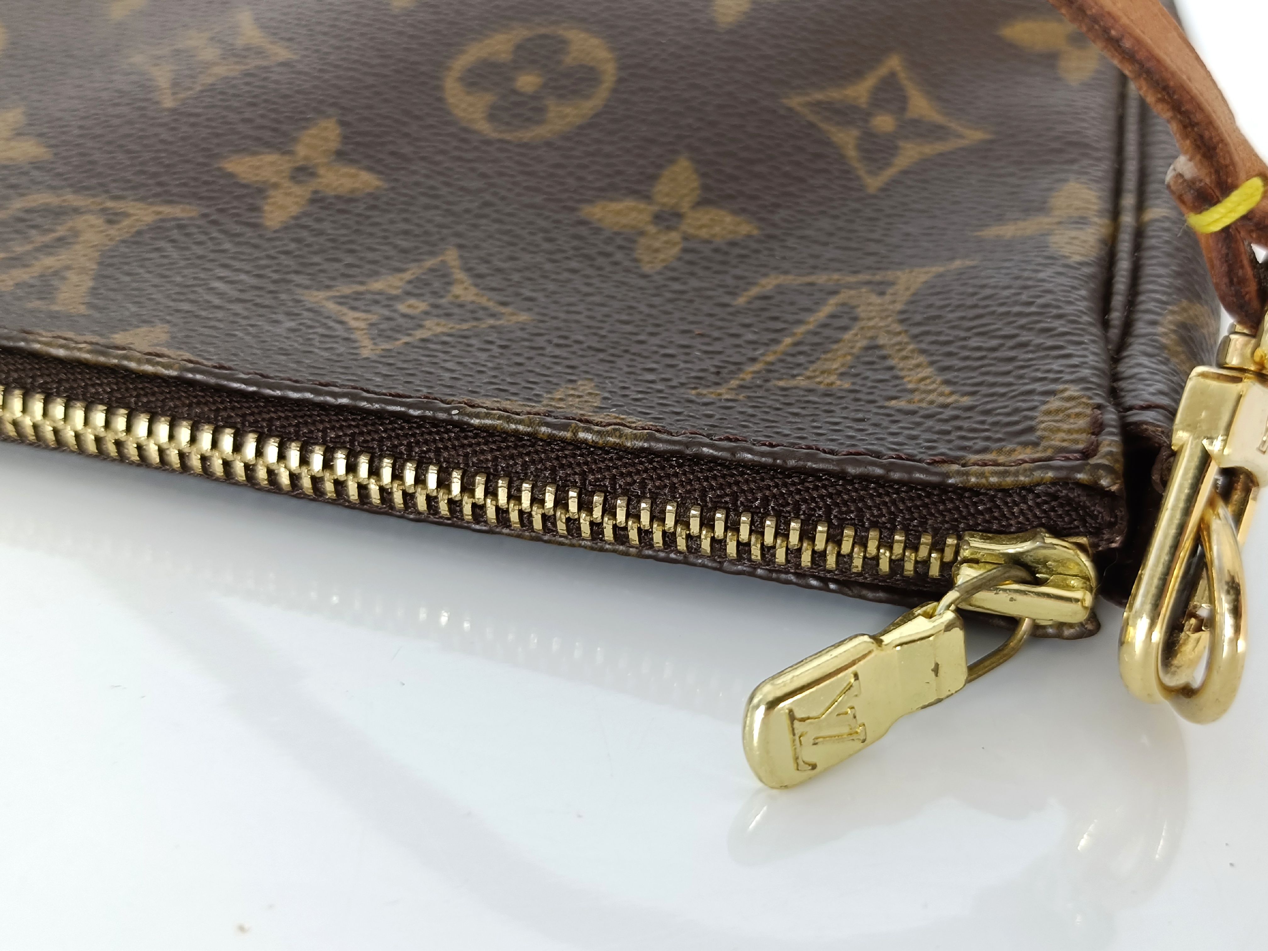 Monogram Louis Vuitton Pochette Accessoires Pouch — view 9