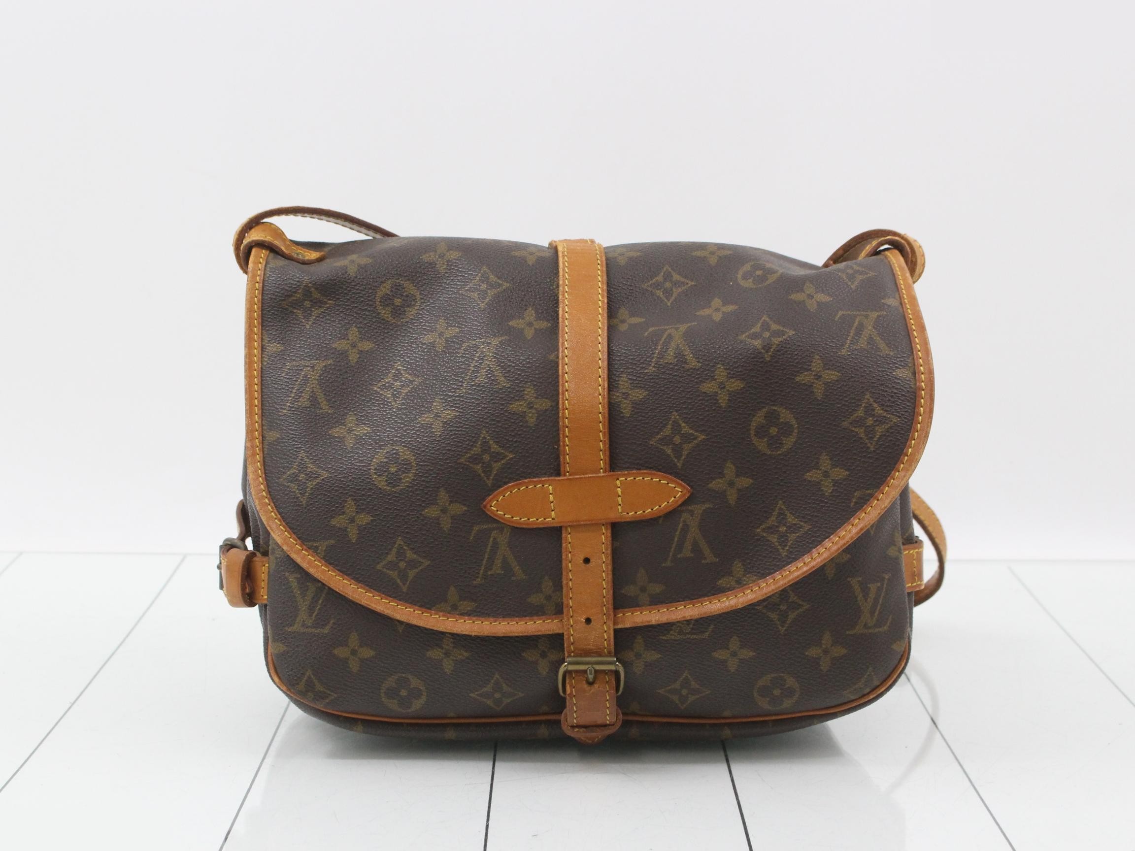 LV Monogram Saumur — view 2