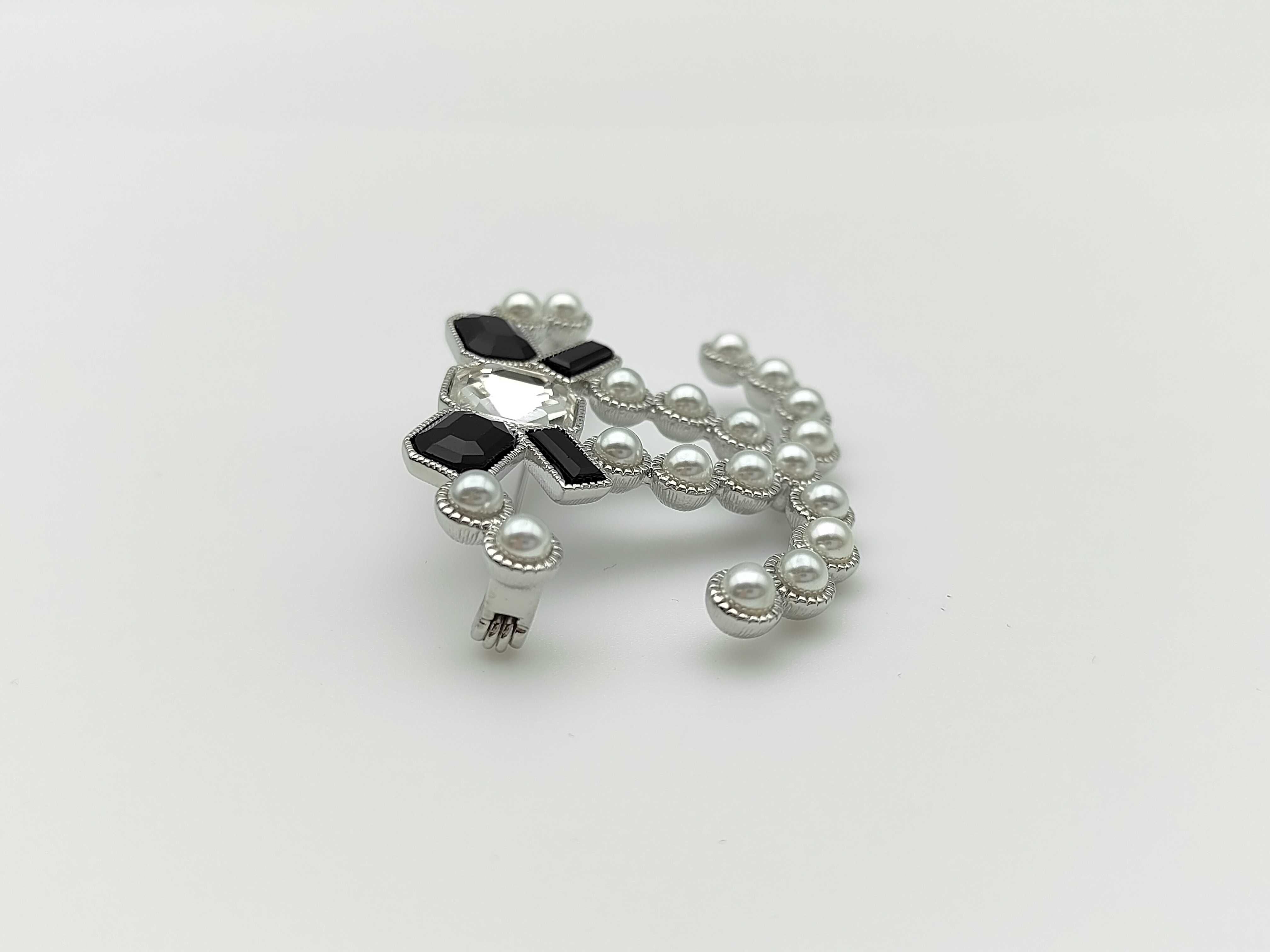 pearl ribbon brooch — view 4