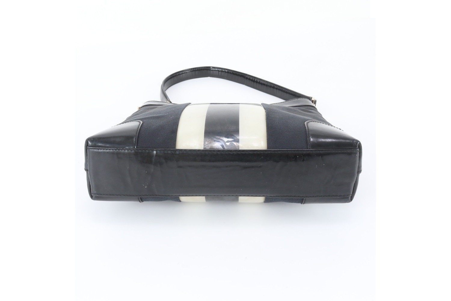 Leather and canvas shoulder bag. — view 6